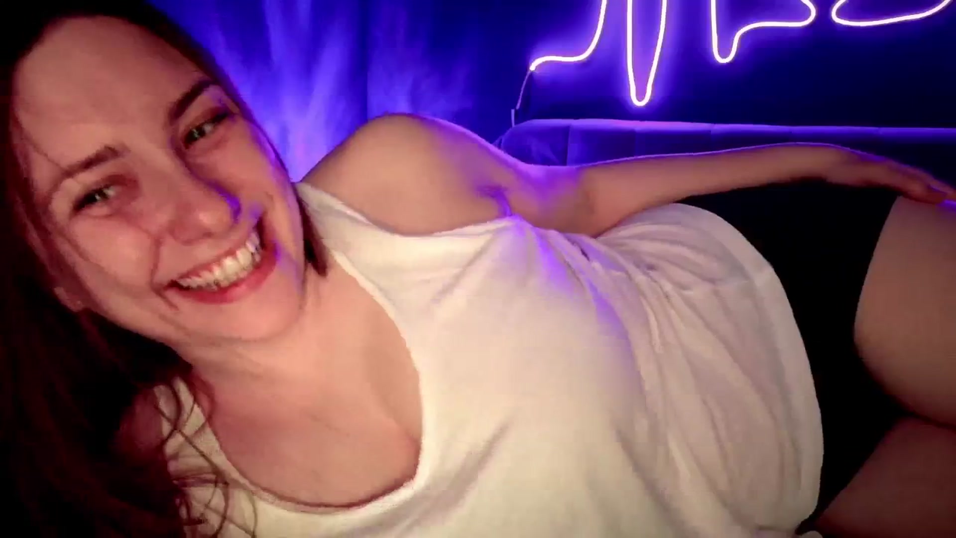 Gallery image thumbnail from QueenOfTease_'s myfreecams stream on, 06/14/2025, 17:49 image 16 of 20