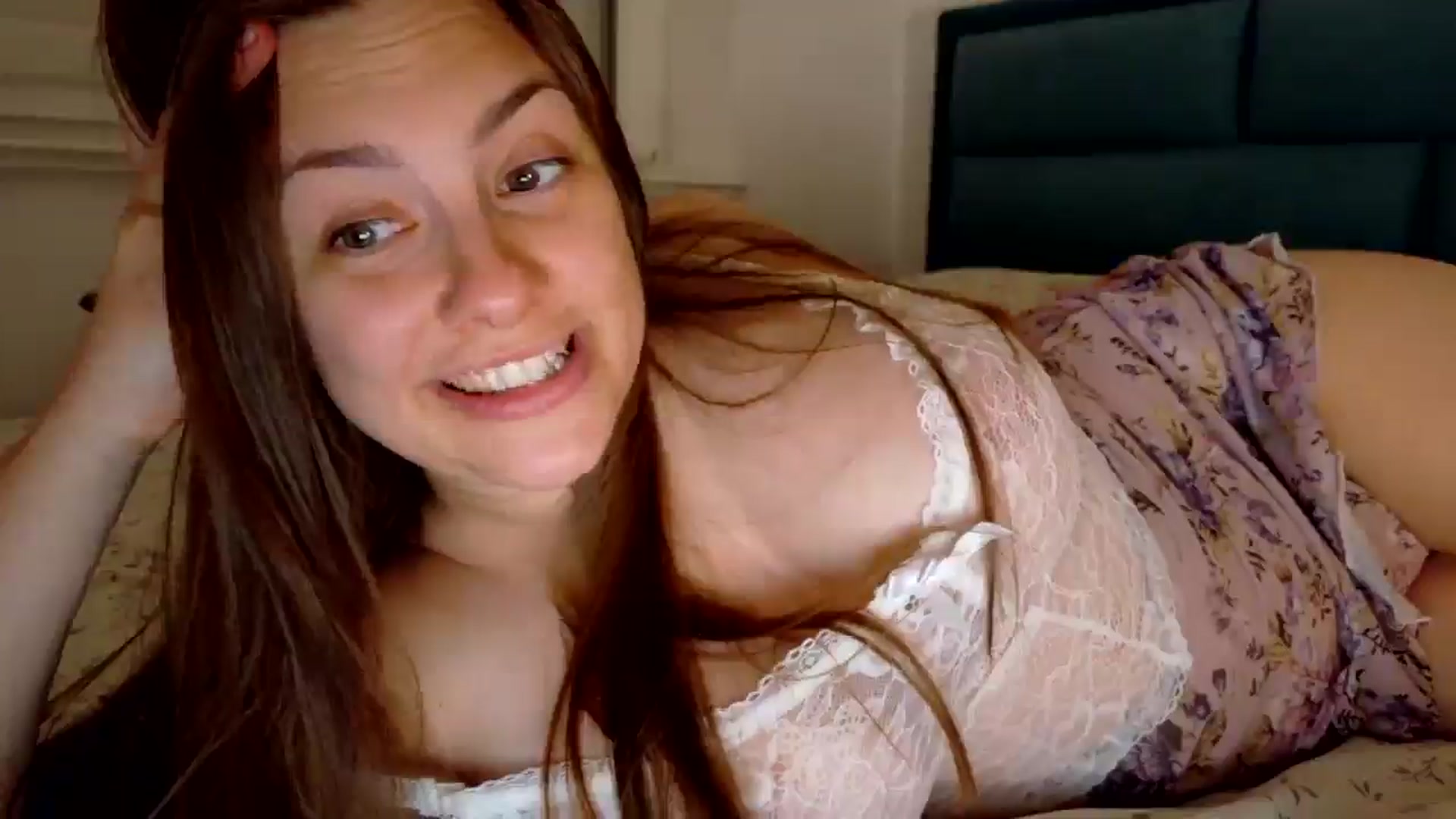 Gallery image thumbnail from QueenOfTease_'s myfreecams stream on, 08/29/2025, 07:46 image 17 of 20