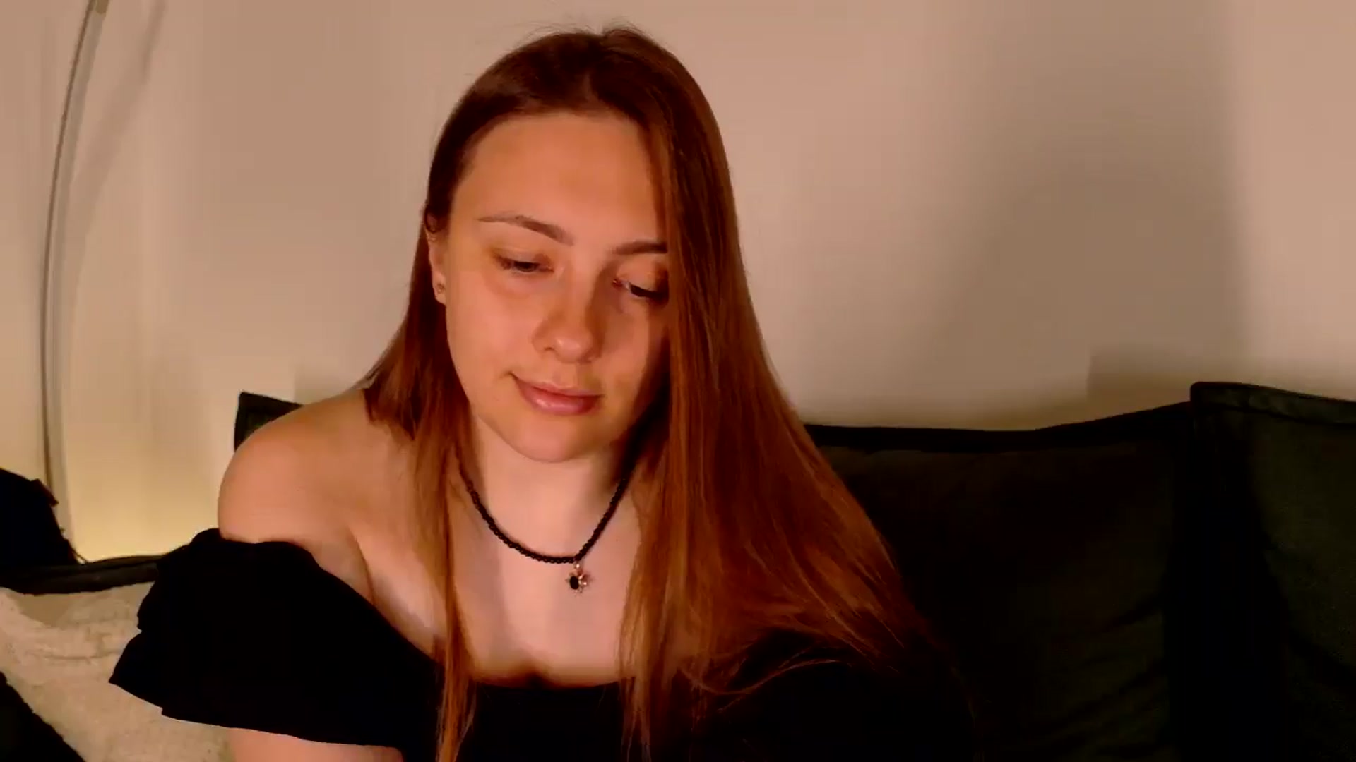 Gallery image thumbnail from QueenOfTease_'s myfreecams stream on, 09/12/2025, 06:21 image 8 of 20