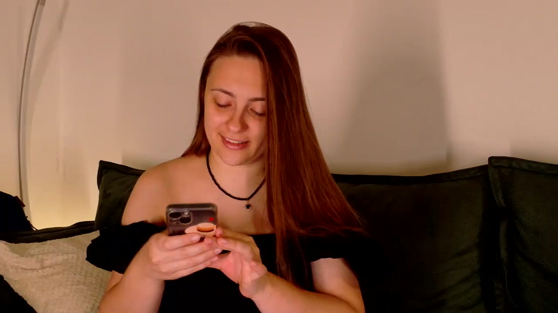 Gallery image thumbnail from QueenOfTease_'s myfreecams stream on, 09/12/2025, 06:21 image 2 of 20