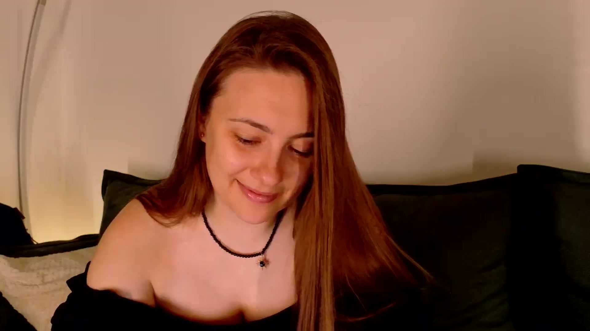 Gallery image thumbnail from QueenOfTease_'s myfreecams stream on, 09/12/2025, 06:21 image 3 of 20