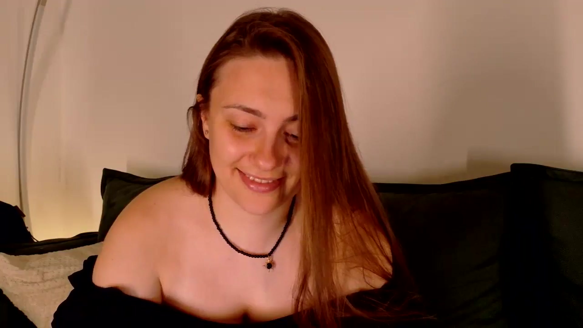 Gallery image thumbnail from QueenOfTease_'s myfreecams stream on, 09/12/2025, 06:21 image 5 of 20
