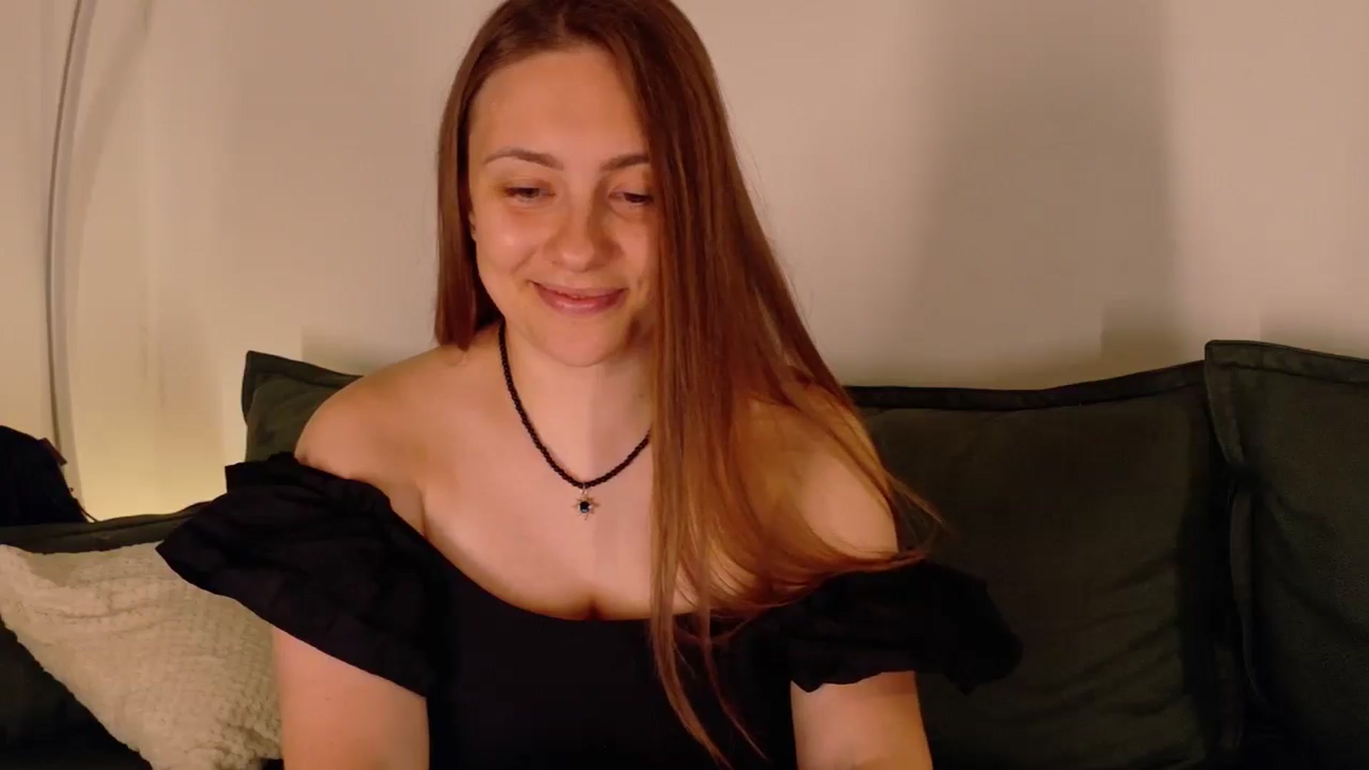 Gallery image thumbnail from QueenOfTease_'s myfreecams stream on, 09/12/2025, 06:59 image 6 of 20