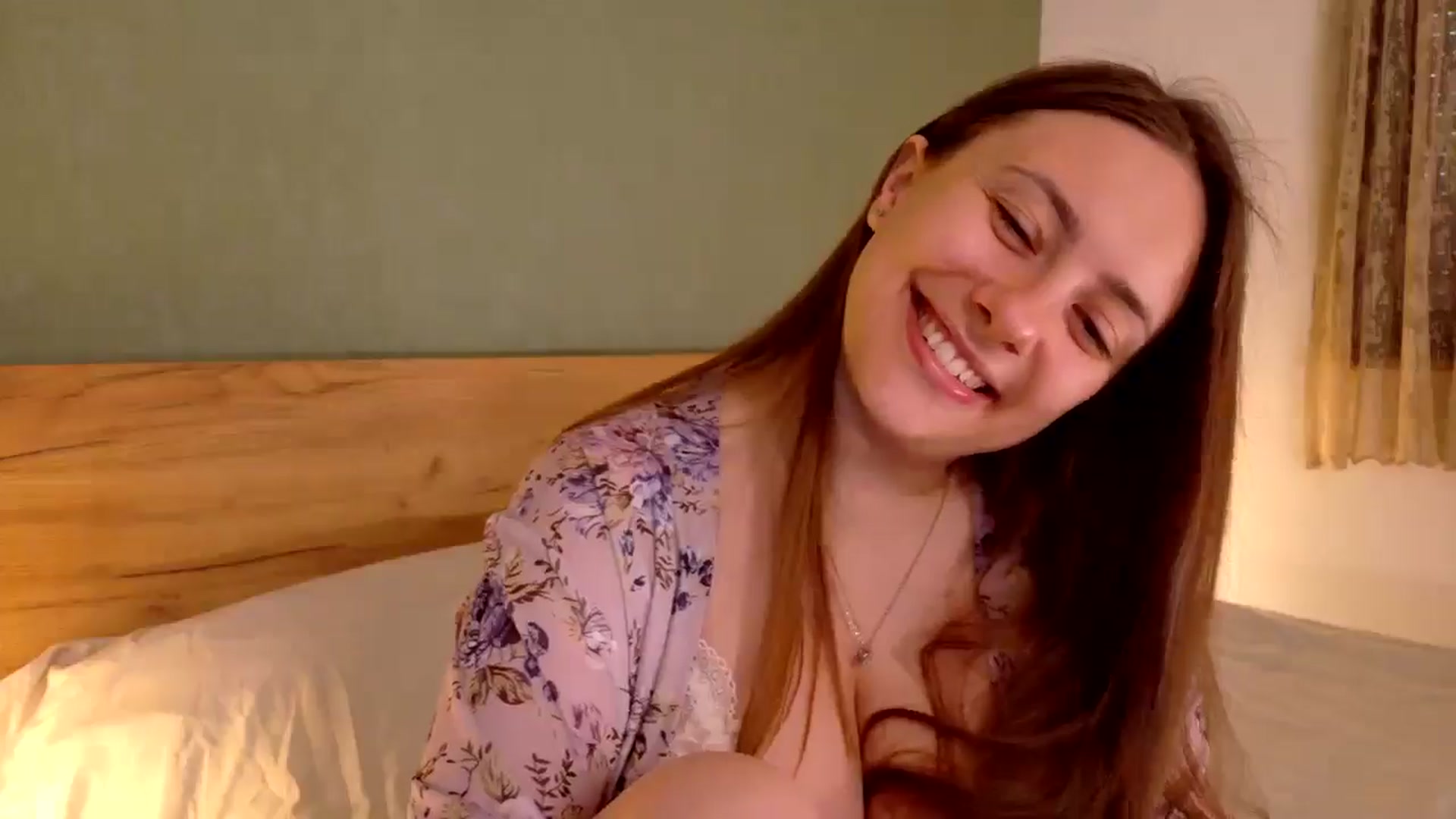 Gallery image thumbnail from QueenOfTease_'s myfreecams stream on, 09/19/2025, 06:59 image 8 of 20
