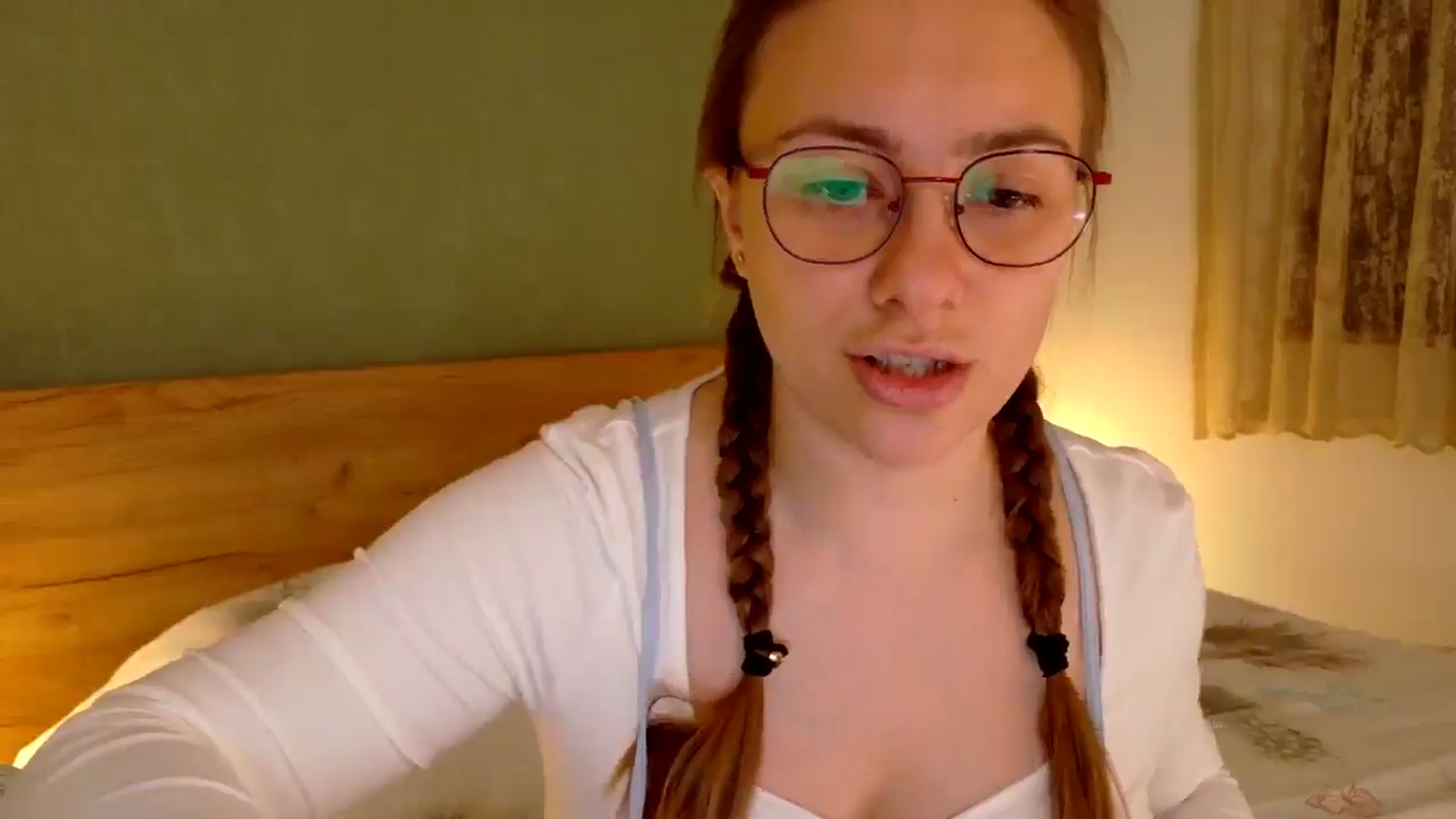 Gallery image thumbnail from QueenOfTease_'s myfreecams stream on, 09/26/2025, 06:57 image 11 of 20