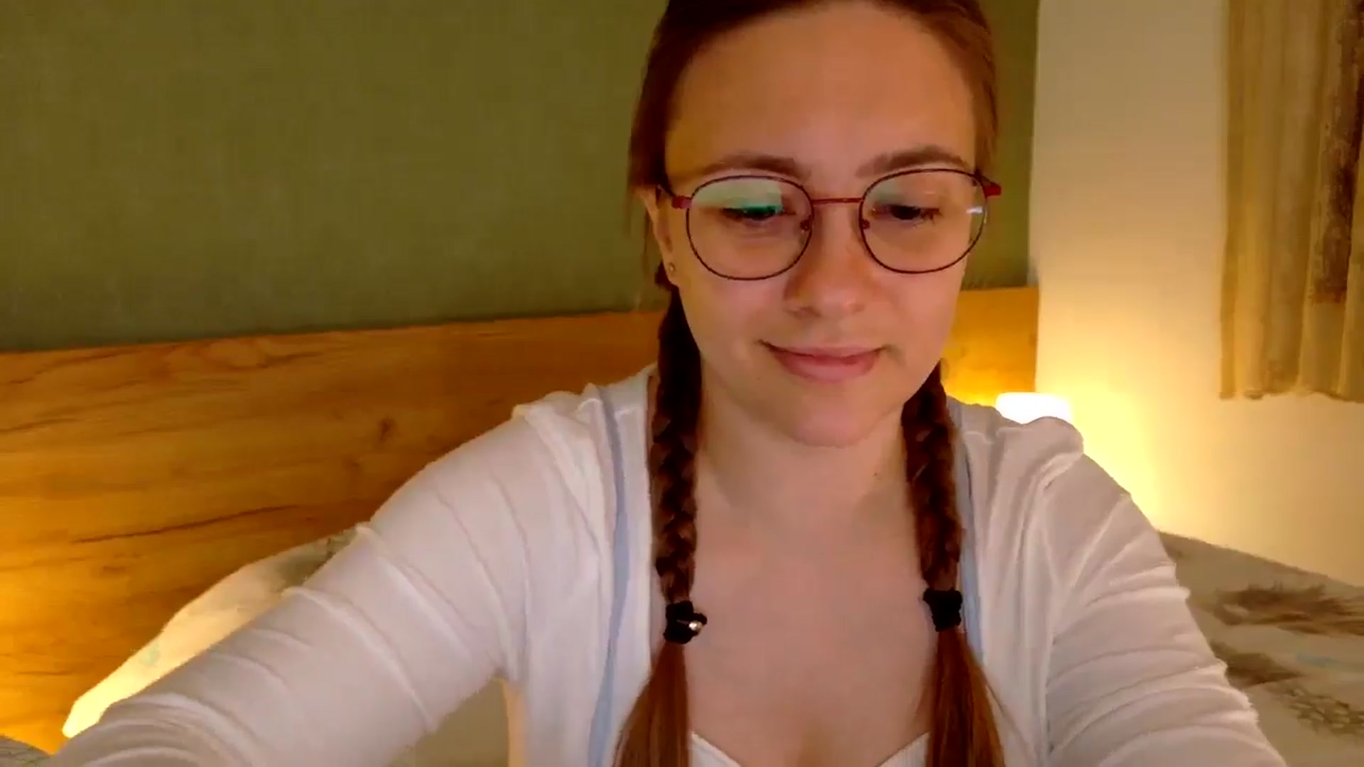 Gallery image thumbnail from QueenOfTease_'s myfreecams stream on, 09/26/2025, 06:57 image 12 of 20