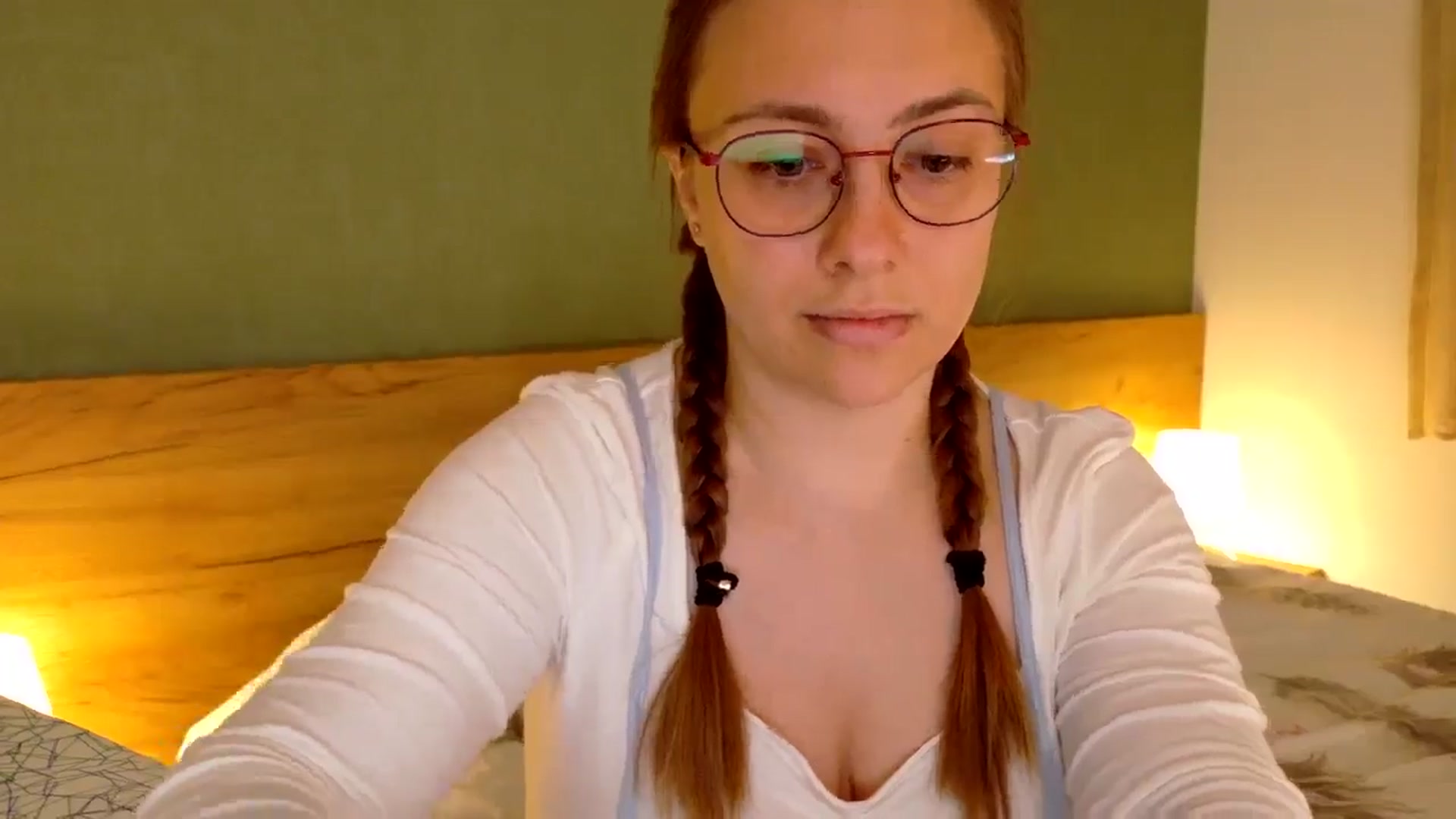Gallery image thumbnail from QueenOfTease_'s myfreecams stream on, 09/26/2025, 06:57 image 15 of 20