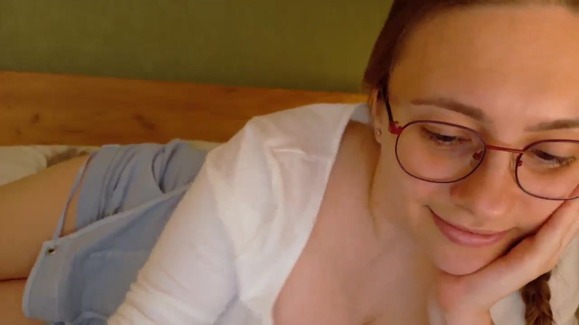 Gallery image thumbnail from QueenOfTease_'s myfreecams stream on, 09/26/2025, 07:45 image 3 of 20