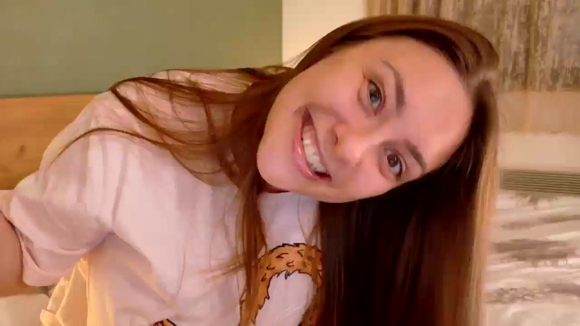 Gallery image thumbnail from QueenOfTease_'s myfreecams stream on, 10/01/2025, 07:09 image 6 of 20