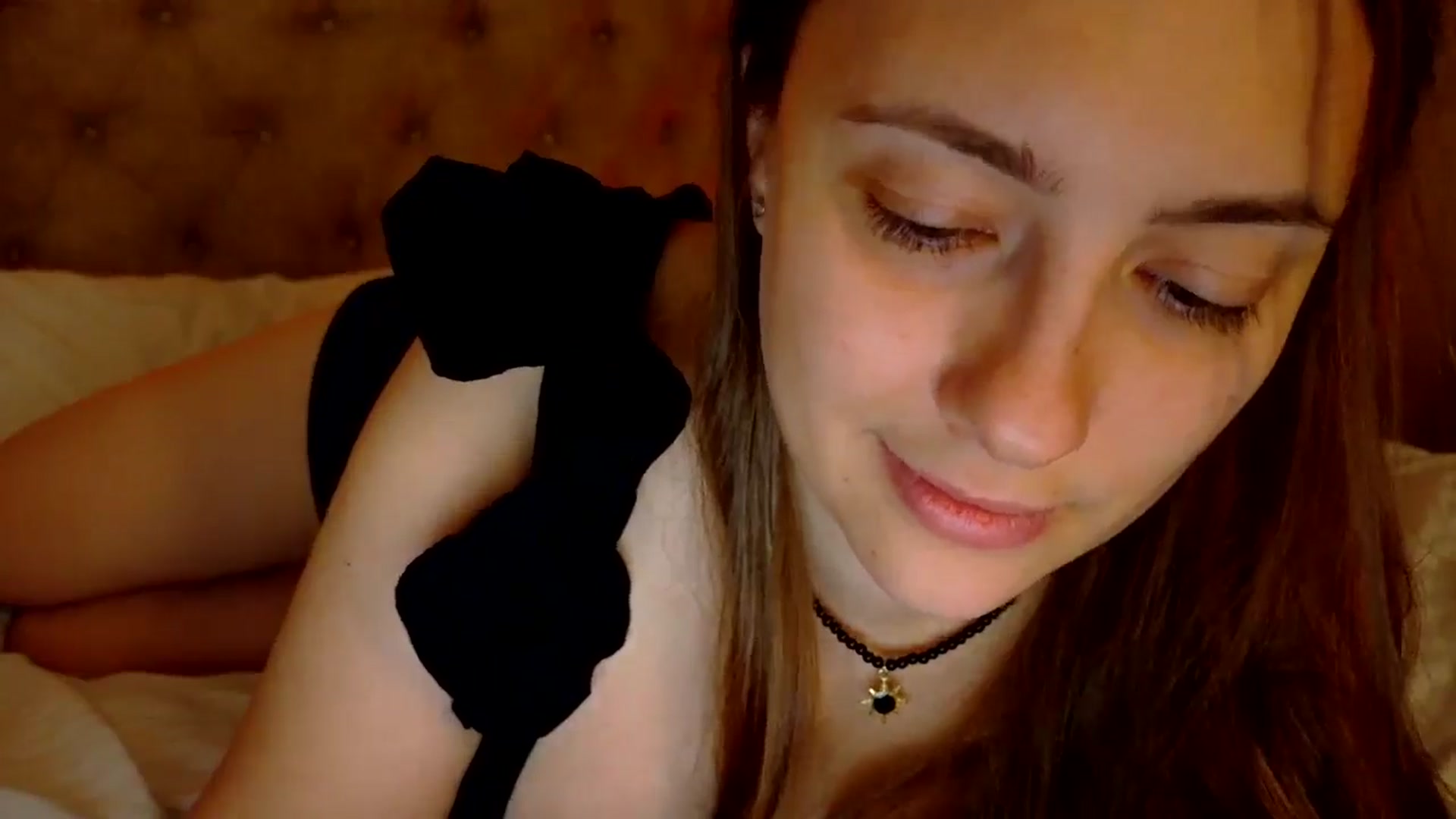 Gallery image thumbnail from QueenOfTease_'s myfreecams stream on, 10/08/2025, 06:03 image 16 of 20