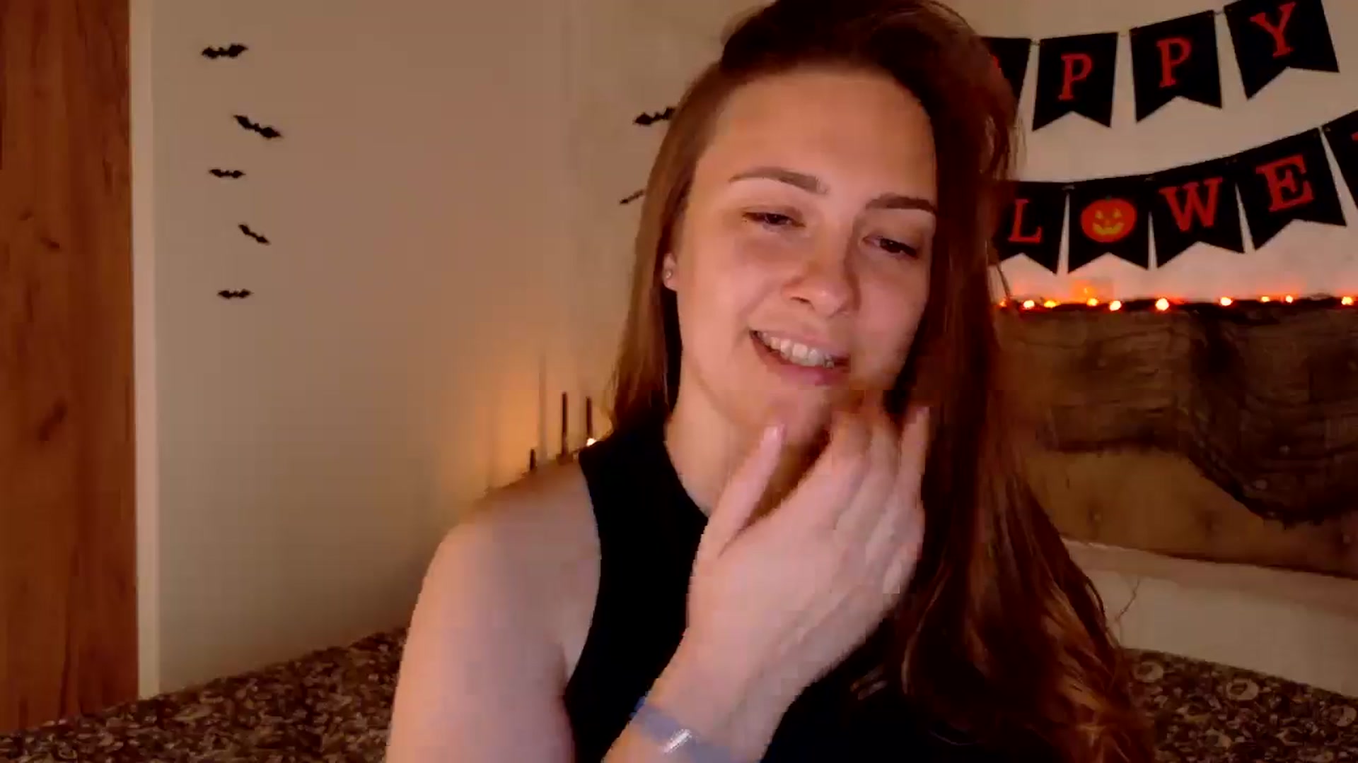 Gallery image thumbnail from QueenOfTease_'s myfreecams stream on, 10/12/2025, 06:42 image 13 of 20