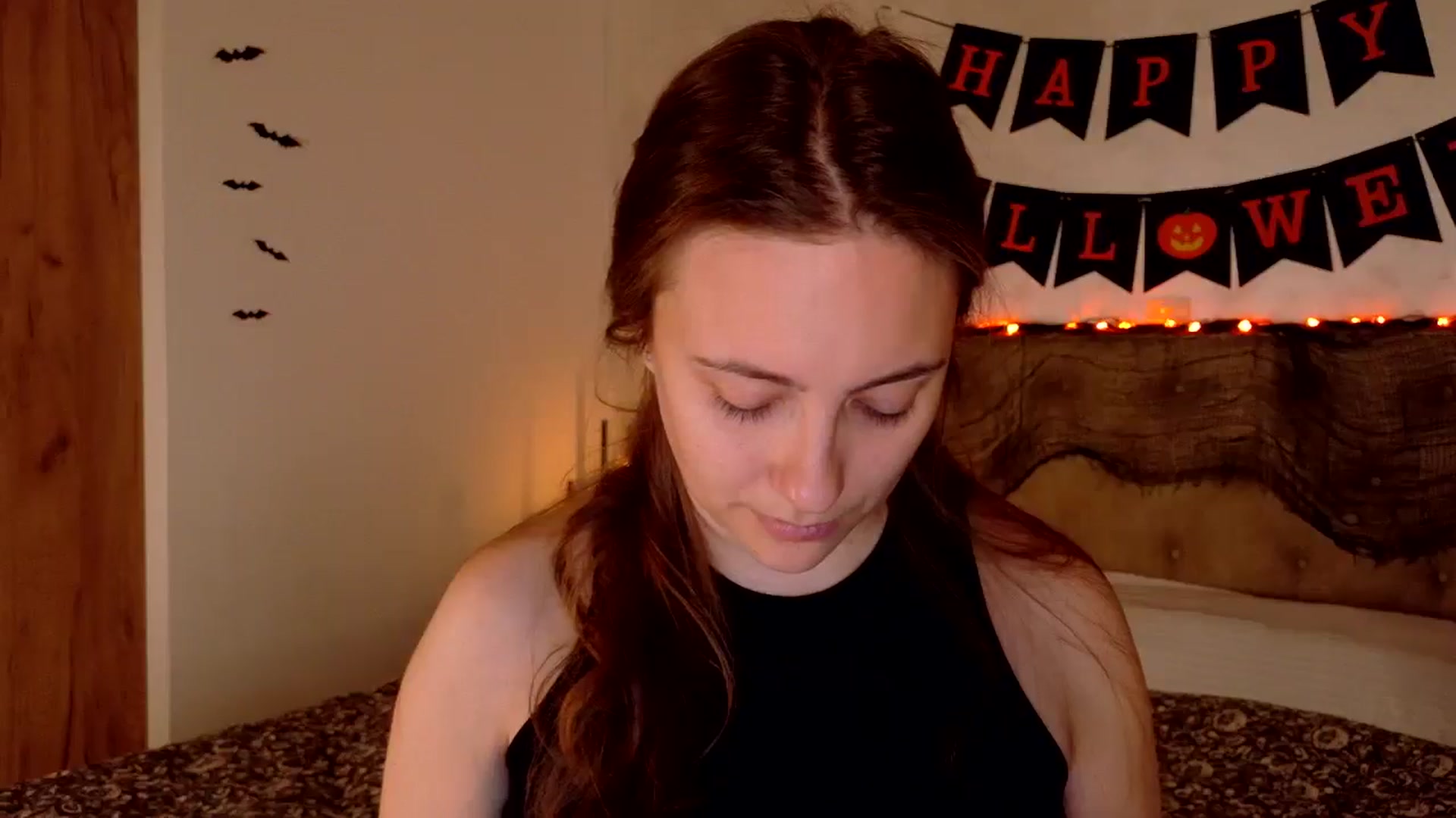 Gallery image thumbnail from QueenOfTease_'s myfreecams stream on, 10/12/2025, 06:42 image 10 of 20