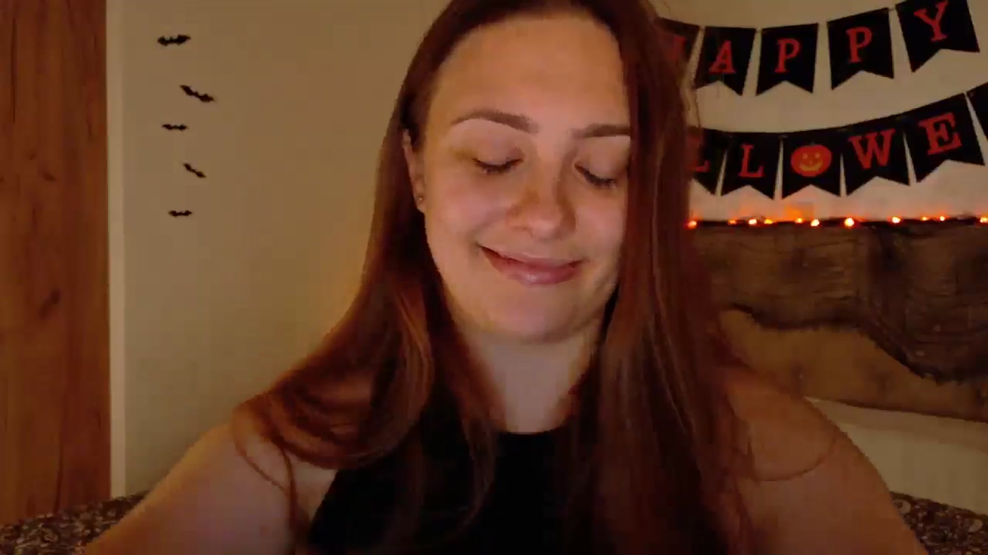 Gallery image thumbnail from QueenOfTease_'s myfreecams stream on, 10/12/2025, 07:09 image 12 of 20