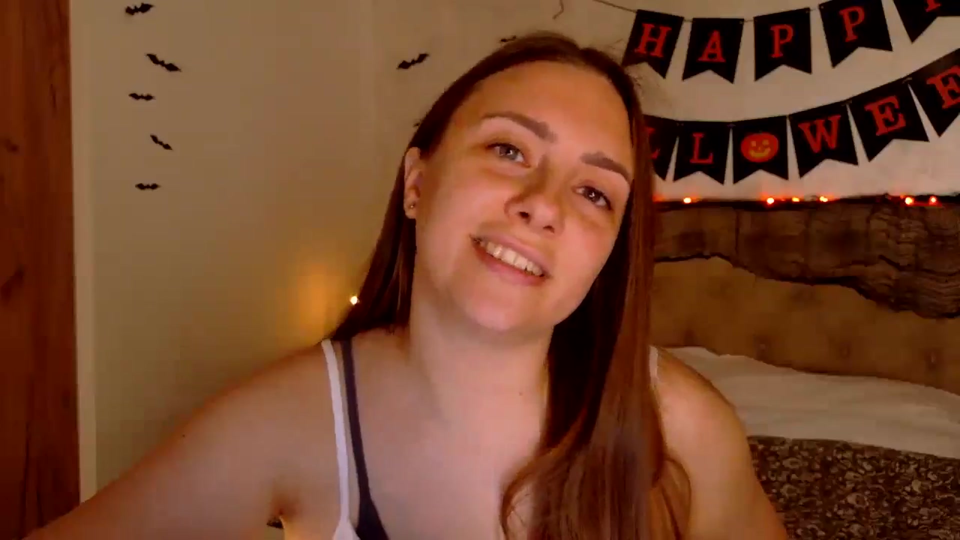 Gallery image thumbnail from QueenOfTease_'s myfreecams stream on, 10/15/2025, 06:43 image 19 of 20