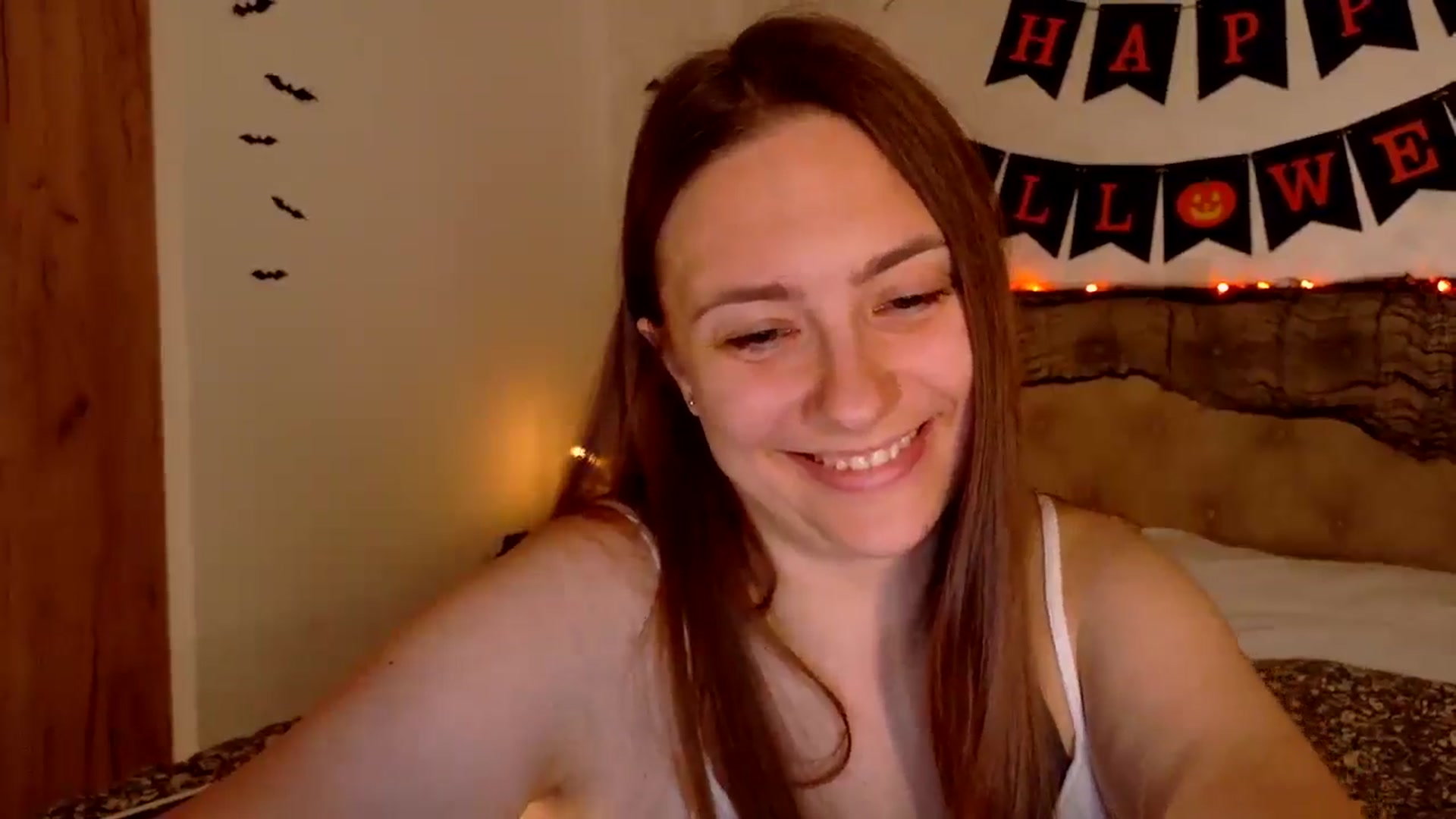 Gallery image thumbnail from QueenOfTease_'s myfreecams stream on, 10/15/2025, 07:28 image 15 of 20