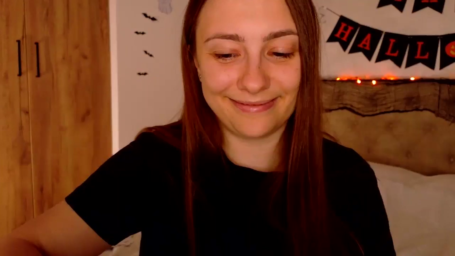 Gallery image thumbnail from QueenOfTease_'s myfreecams stream on, 10/16/2025, 05:24 image 9 of 20