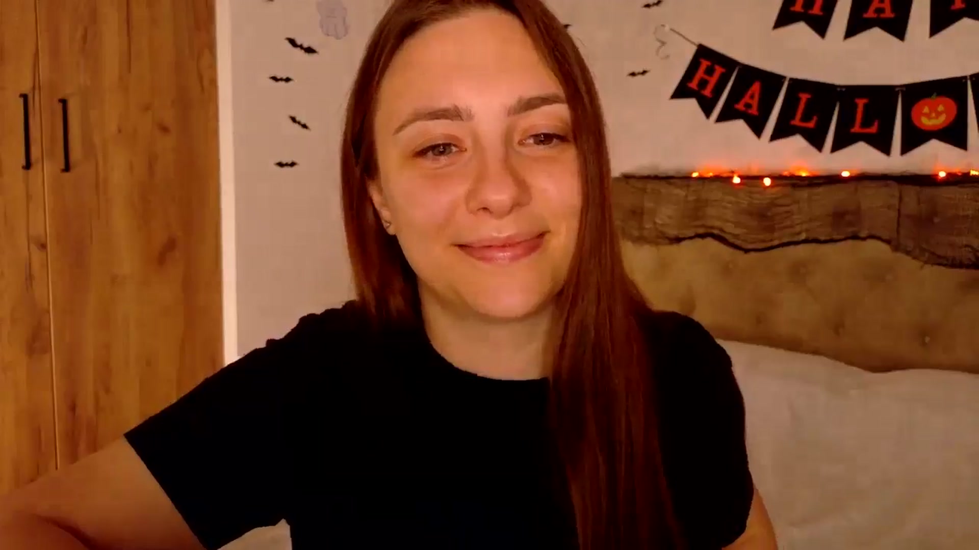 Gallery image thumbnail from QueenOfTease_'s myfreecams stream on, 10/16/2025, 05:24 image 3 of 20