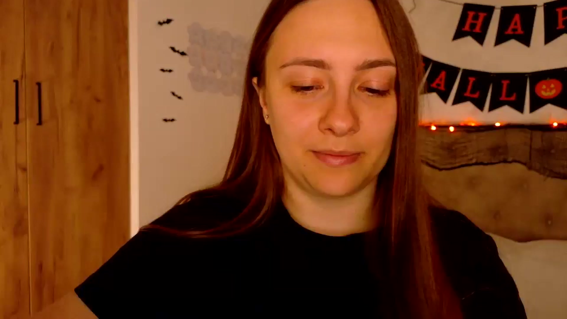 Gallery image thumbnail from QueenOfTease_'s myfreecams stream on, 10/16/2025, 05:24 image 15 of 20