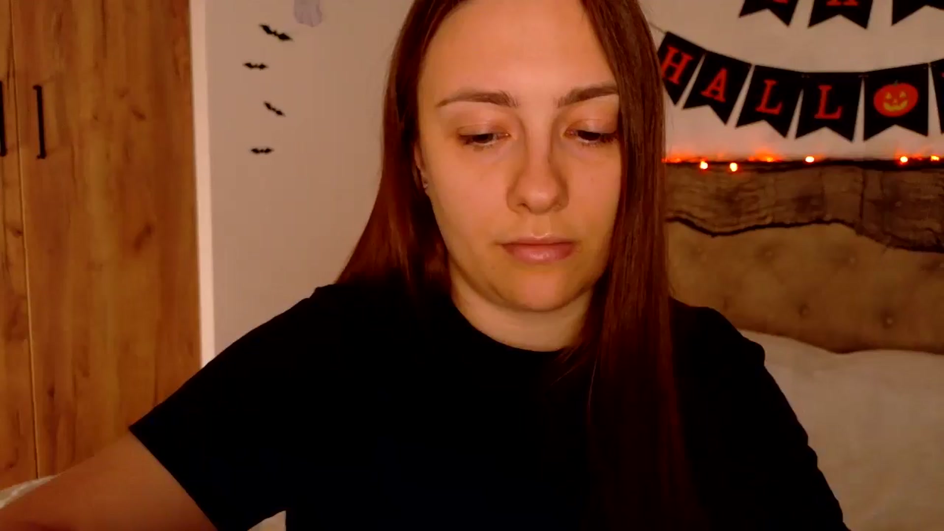 Gallery image thumbnail from QueenOfTease_'s myfreecams stream on, 10/16/2025, 05:24 image 5 of 20