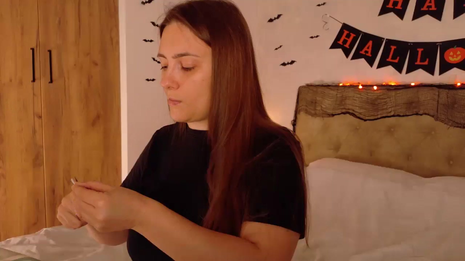 Gallery image thumbnail from QueenOfTease_'s myfreecams stream on, 10/16/2025, 05:24 image 1 of 20