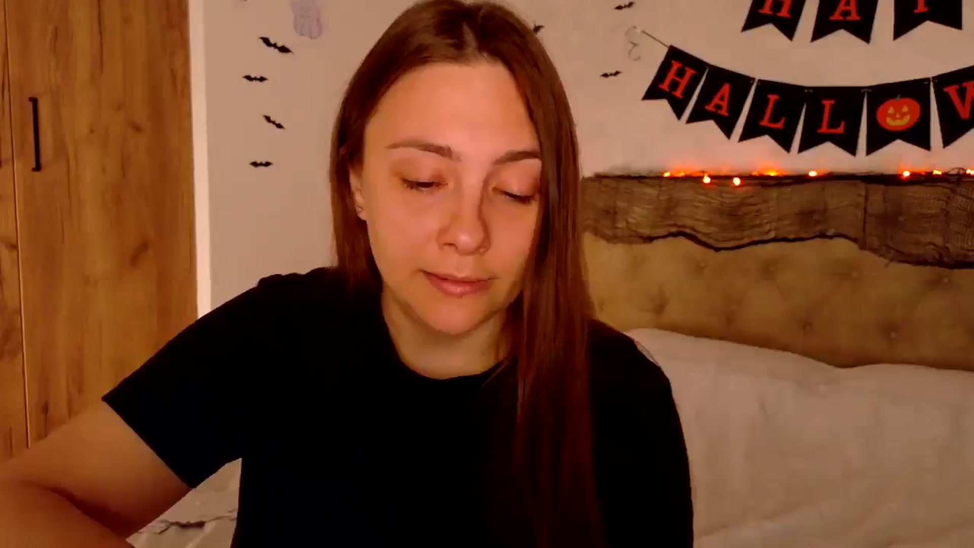 Gallery image thumbnail from QueenOfTease_'s myfreecams stream on, 10/16/2025, 05:24 image 2 of 20