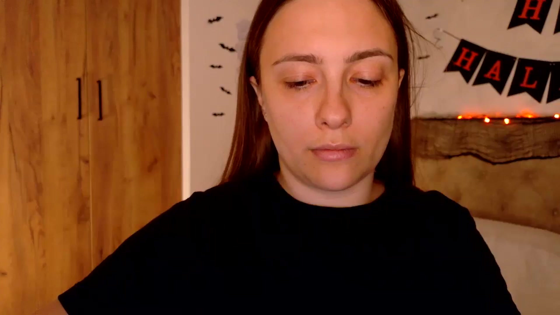 Gallery image thumbnail from QueenOfTease_'s myfreecams stream on, 10/16/2025, 05:24 image 18 of 20