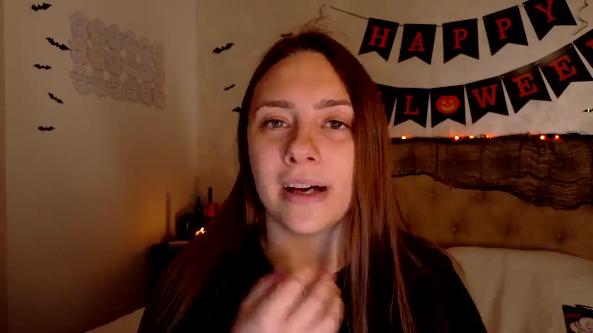 Gallery image thumbnail from QueenOfTease_'s myfreecams stream on, 10/16/2025, 06:30 image 10 of 20