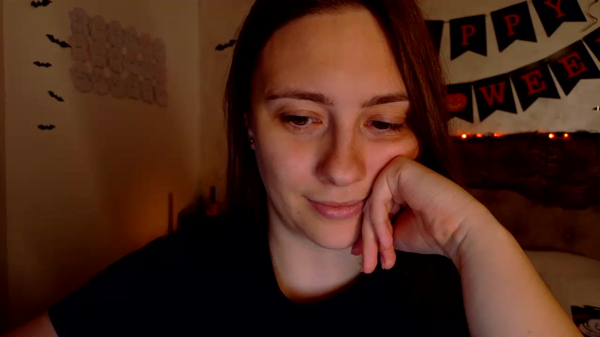 Gallery image thumbnail from QueenOfTease_'s myfreecams stream on, 10/16/2025, 06:30 image 9 of 20