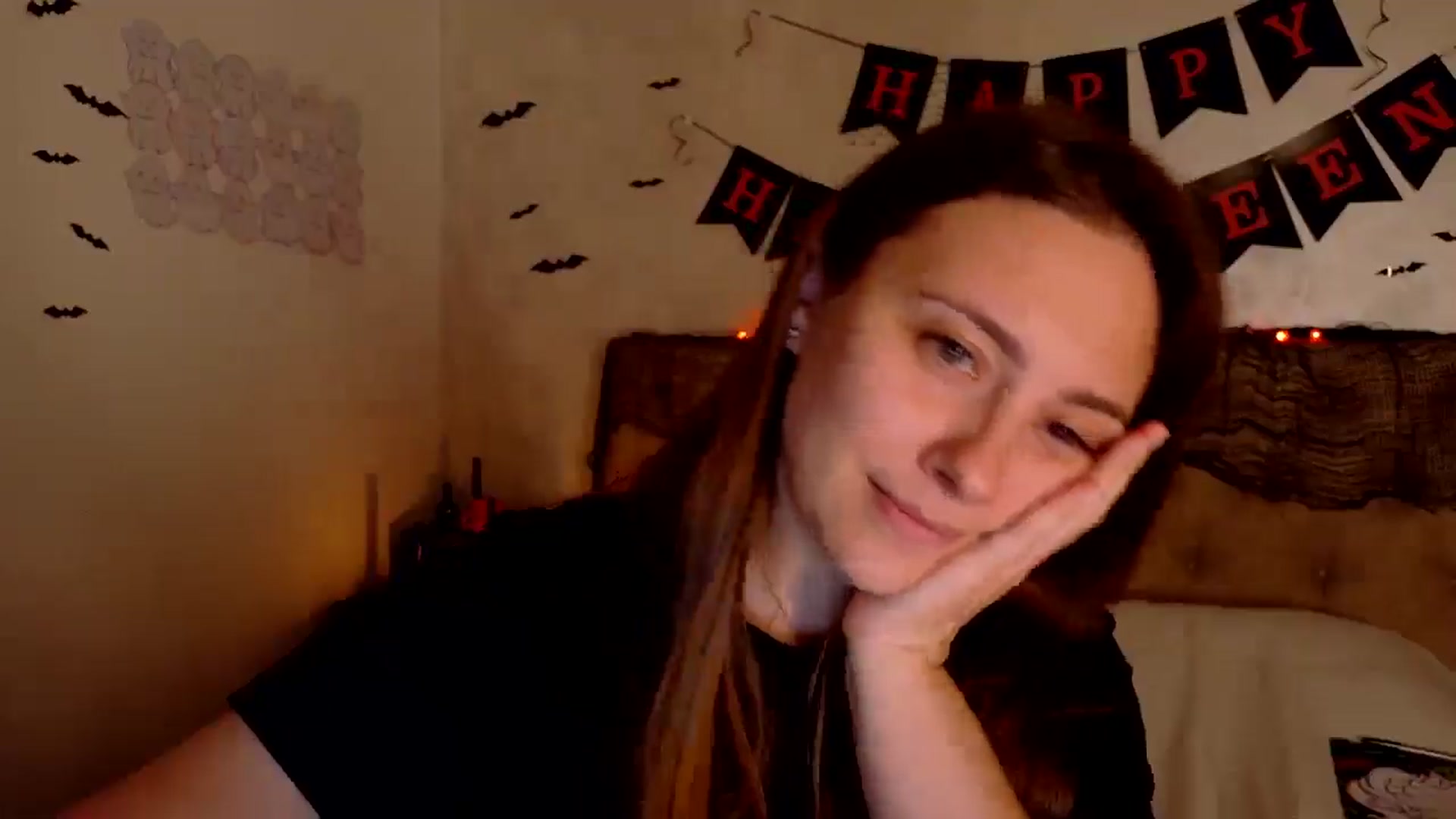 Gallery image thumbnail from QueenOfTease_'s myfreecams stream on, 10/16/2025, 06:30 image 15 of 20