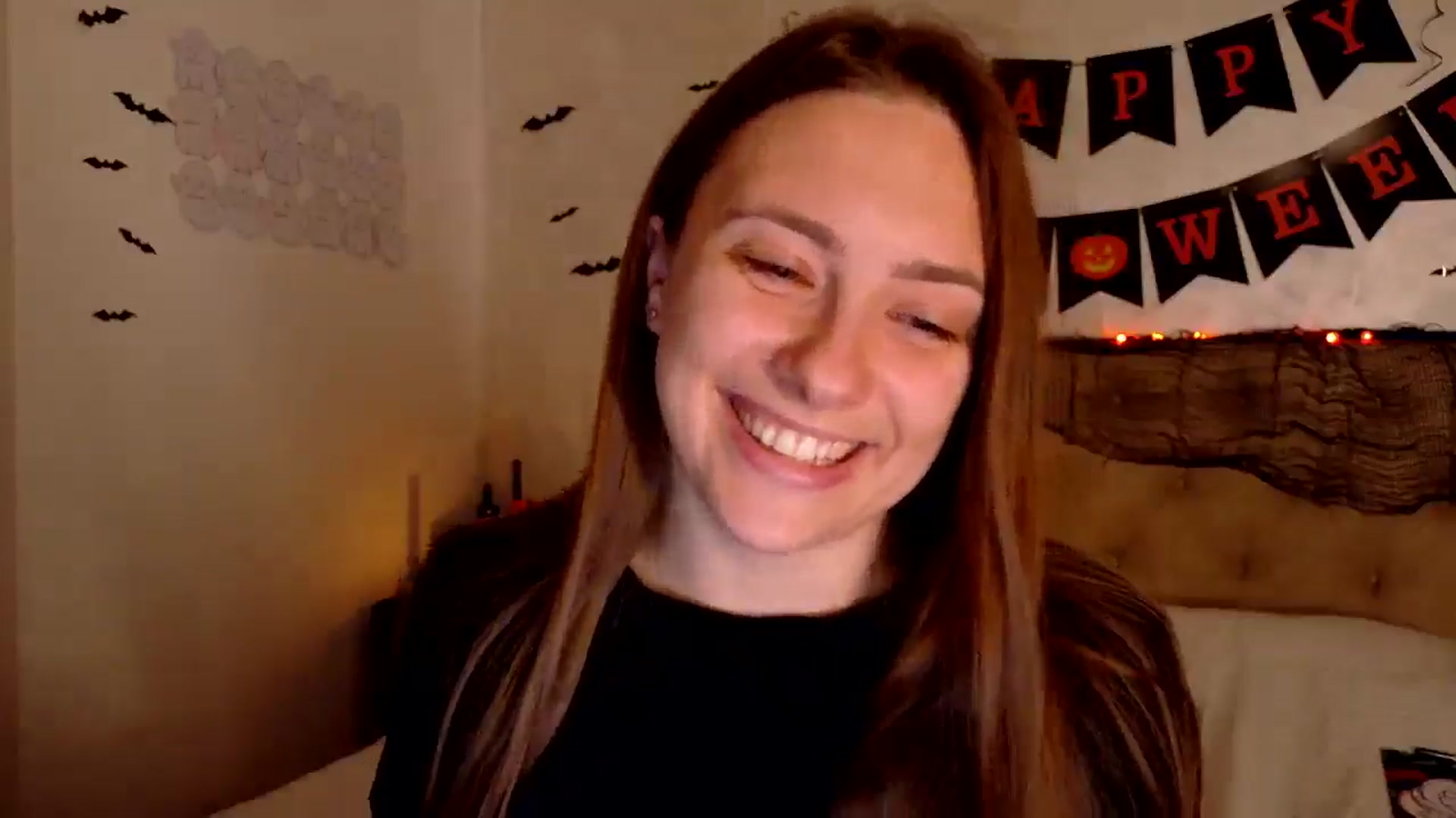 Gallery image thumbnail from QueenOfTease_'s myfreecams stream on, 10/16/2025, 06:30 image 7 of 20