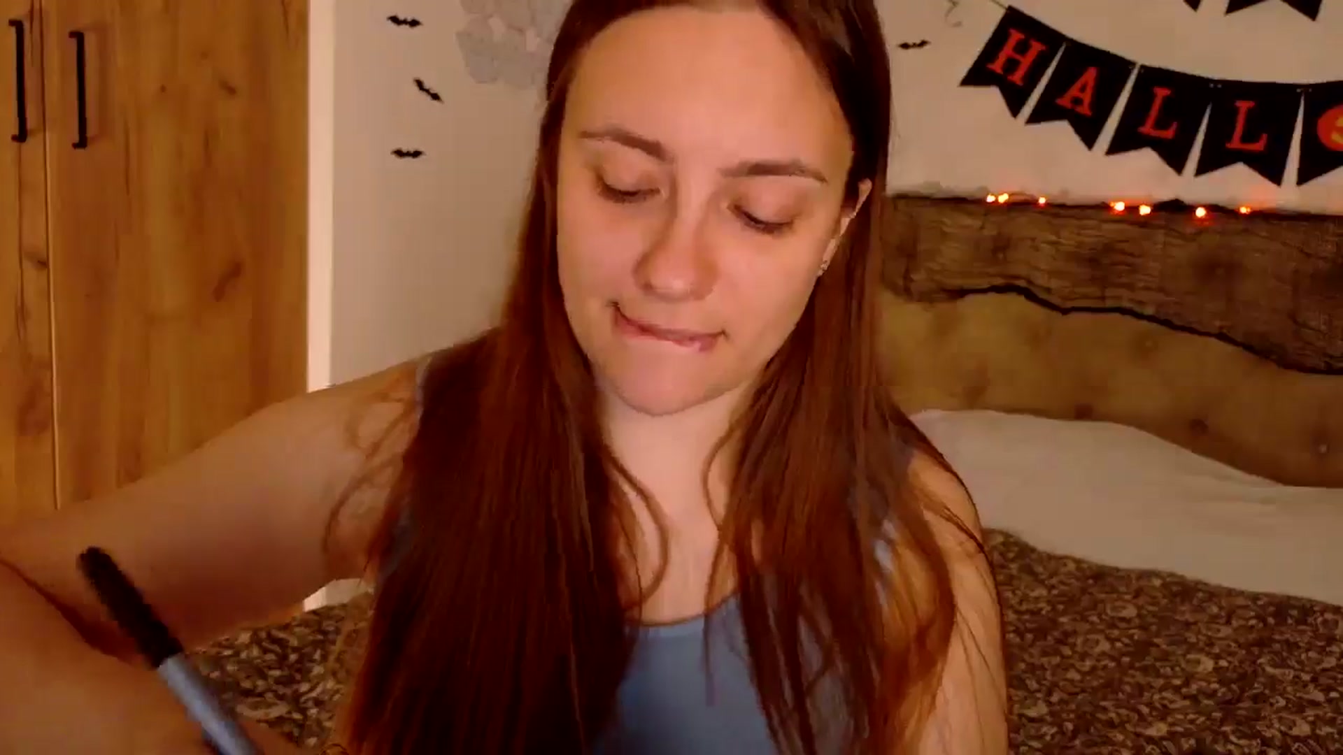 Gallery image thumbnail from QueenOfTease_'s myfreecams stream on, 10/17/2025, 07:15 image 11 of 20