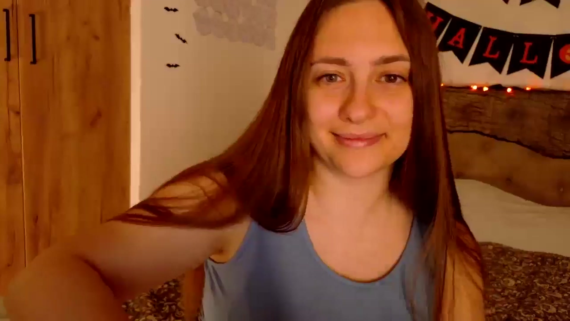 Gallery image thumbnail from QueenOfTease_'s myfreecams stream on, 10/17/2025, 07:15 image 12 of 20