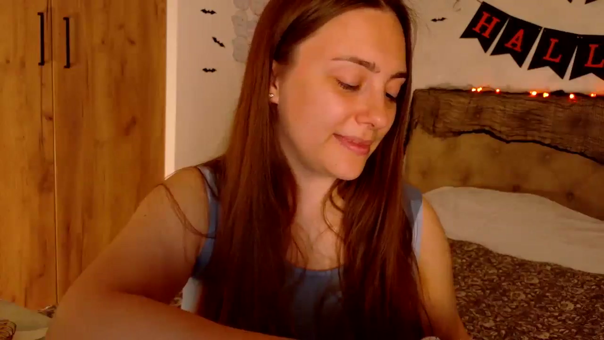 Gallery image thumbnail from QueenOfTease_'s myfreecams stream on, 10/17/2025, 07:15 image 17 of 20
