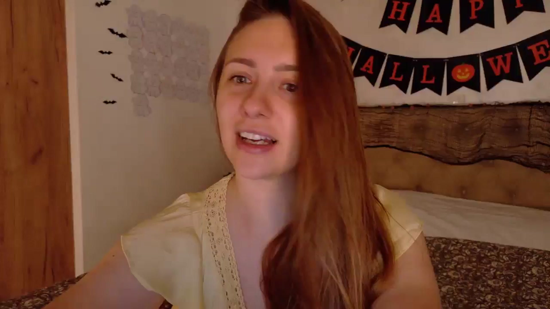 Gallery image thumbnail from QueenOfTease_'s myfreecams stream on, 10/19/2025, 06:57 image 7 of 20