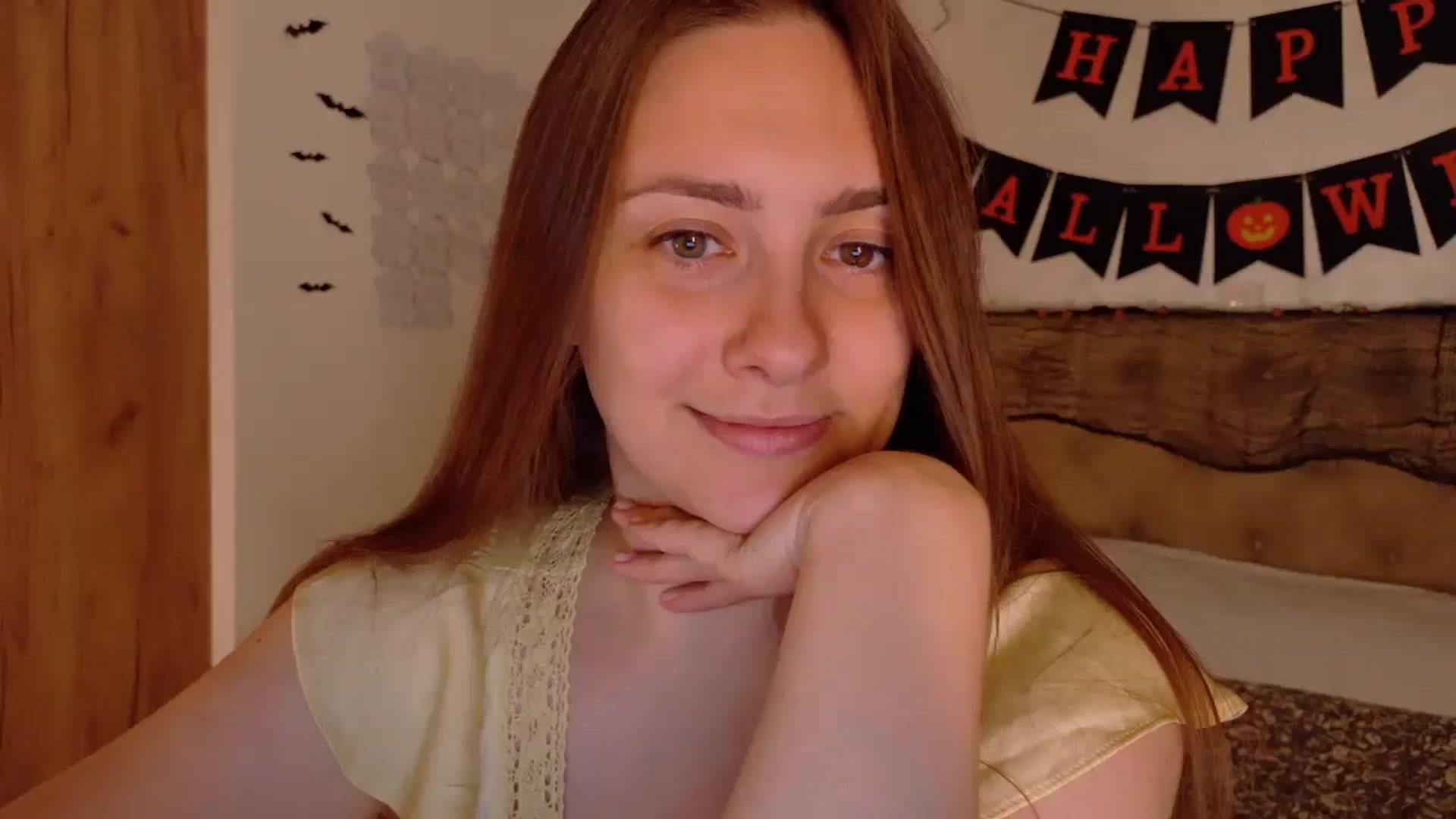 Gallery image thumbnail from QueenOfTease_'s myfreecams stream on, 10/19/2025, 06:57 image 15 of 20