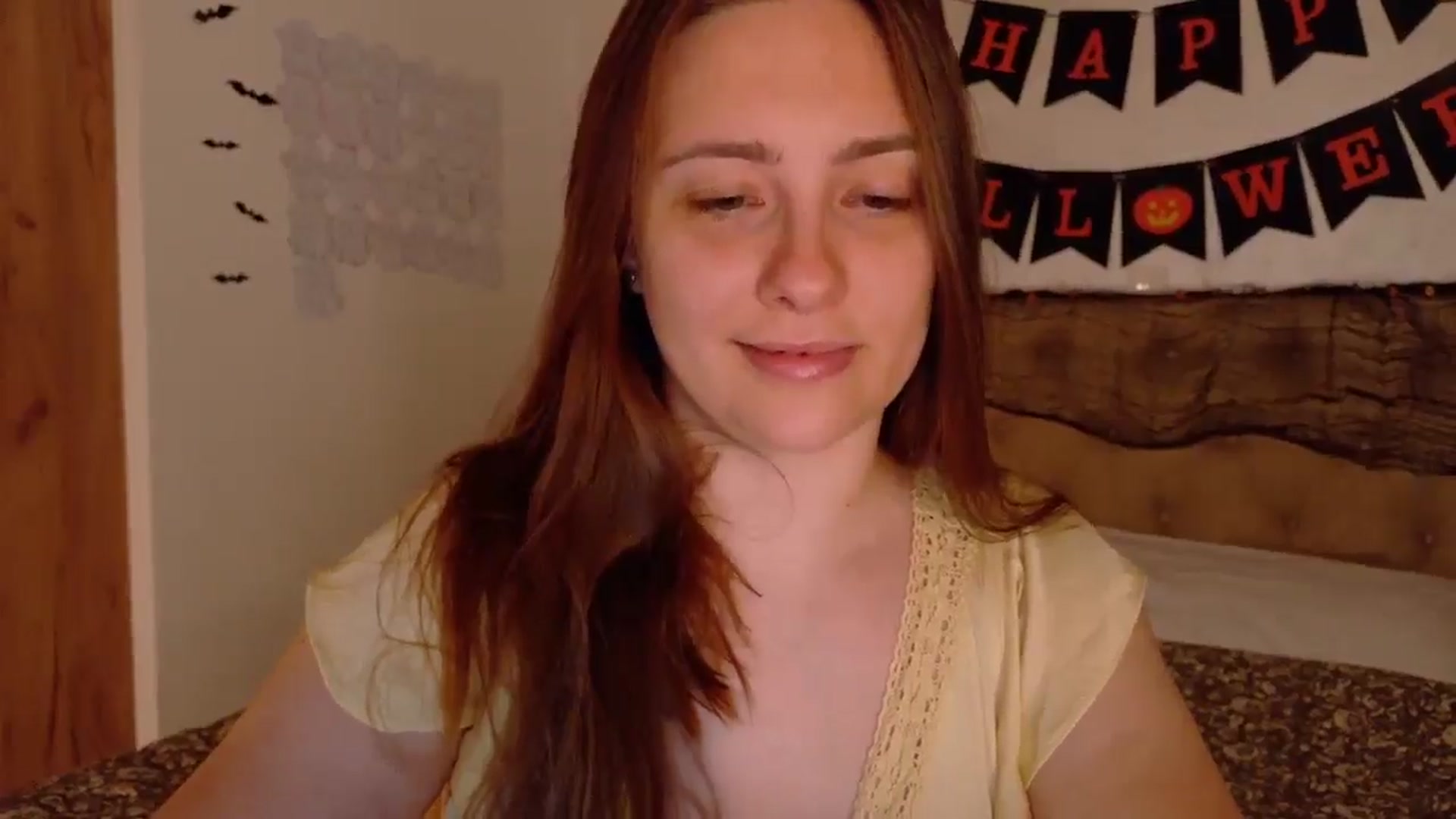Gallery image thumbnail from QueenOfTease_'s myfreecams stream on, 10/19/2025, 06:57 image 6 of 20