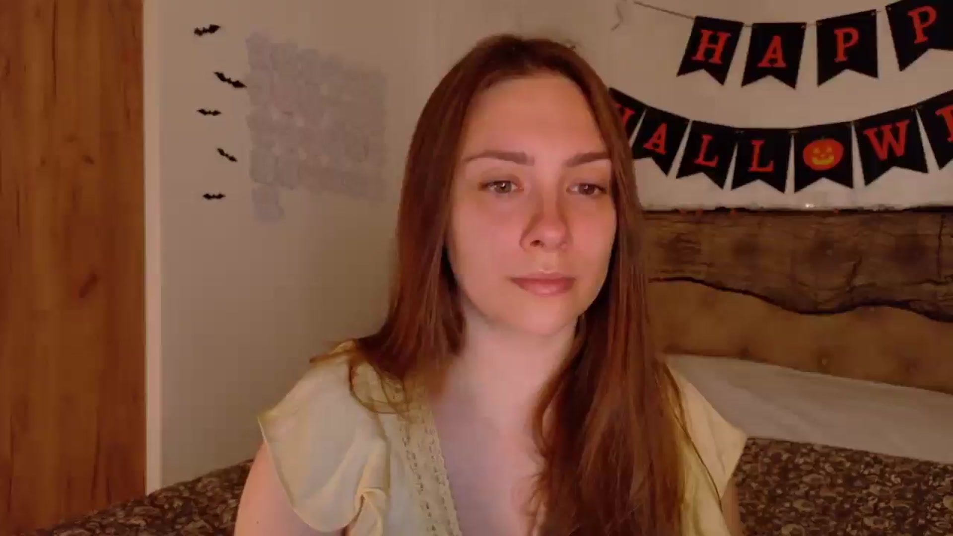 Gallery image thumbnail from QueenOfTease_'s myfreecams stream on, 10/19/2025, 06:57 image 3 of 20