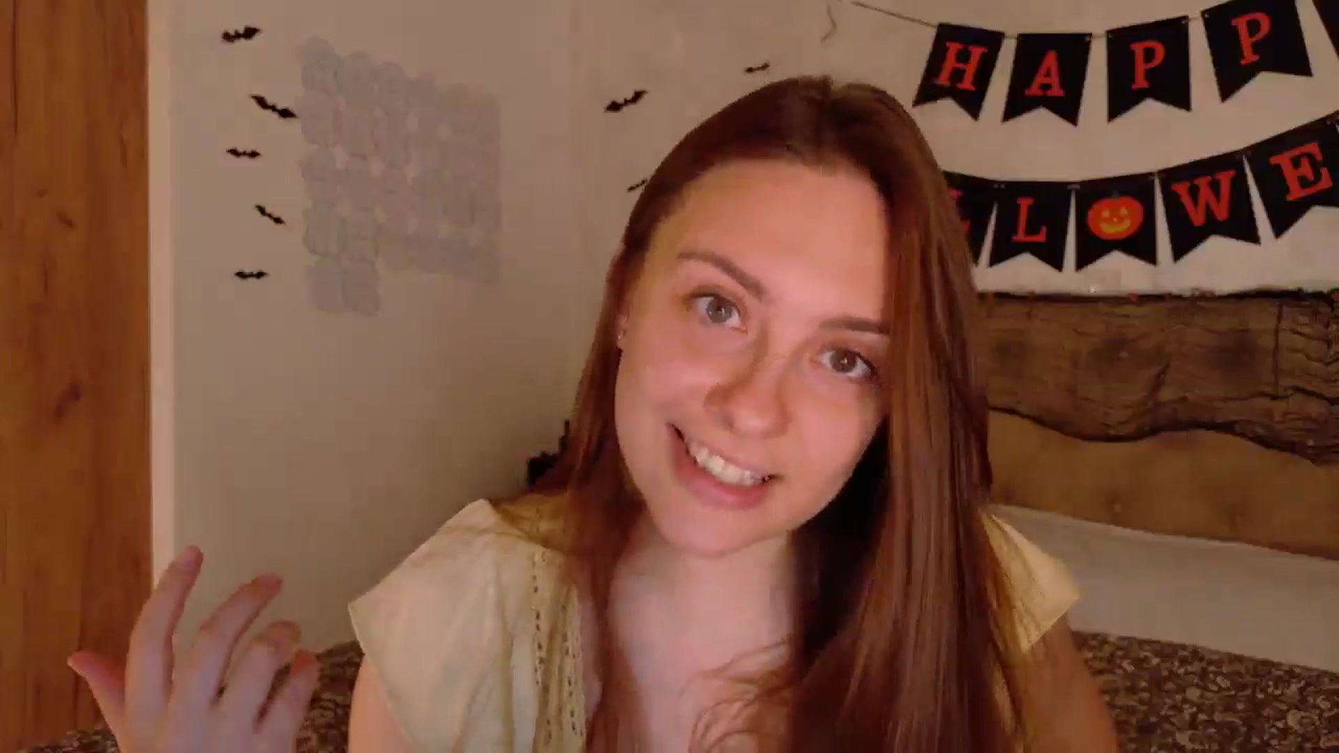 Gallery image thumbnail from QueenOfTease_'s myfreecams stream on, 10/19/2025, 06:57 image 17 of 20