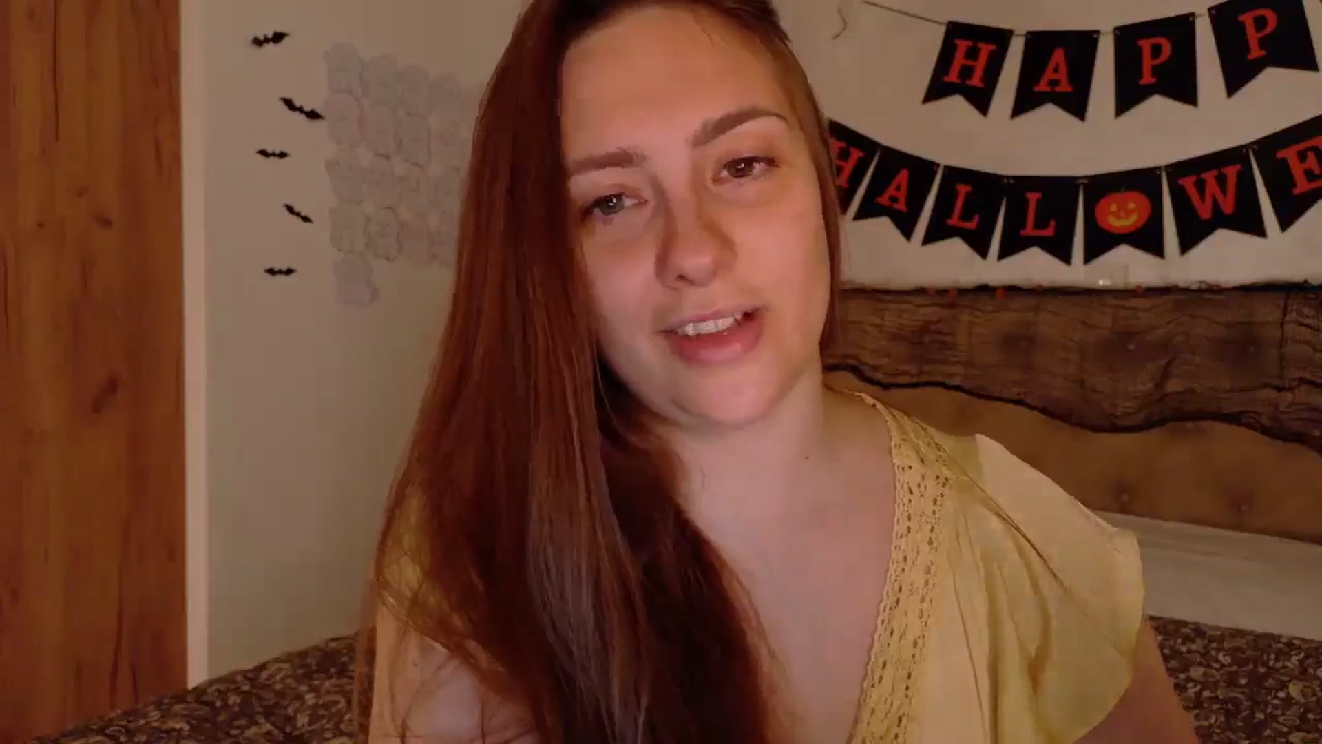 Gallery image thumbnail from QueenOfTease_'s myfreecams stream on, 10/19/2025, 06:57 image 8 of 20