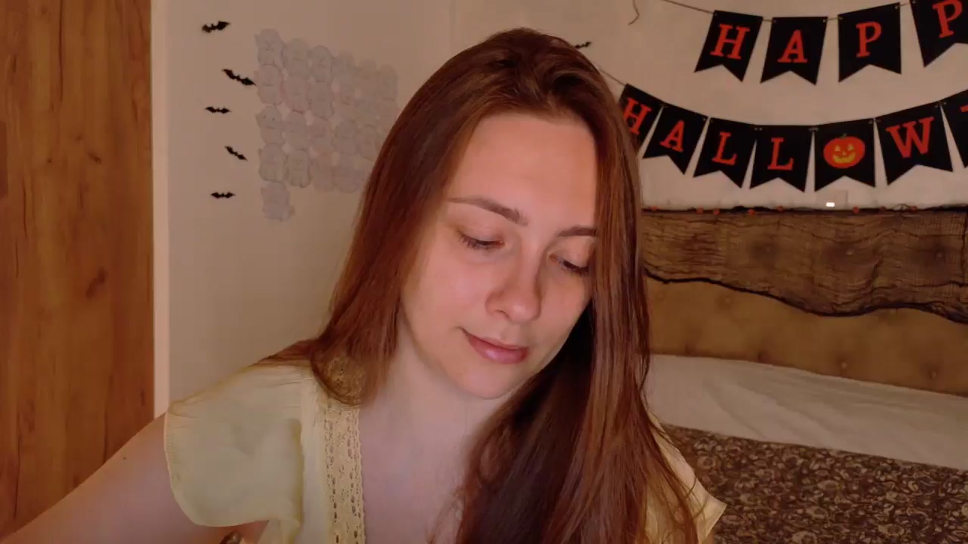 Gallery image thumbnail from QueenOfTease_'s myfreecams stream on, 10/19/2025, 06:57 image 2 of 20
