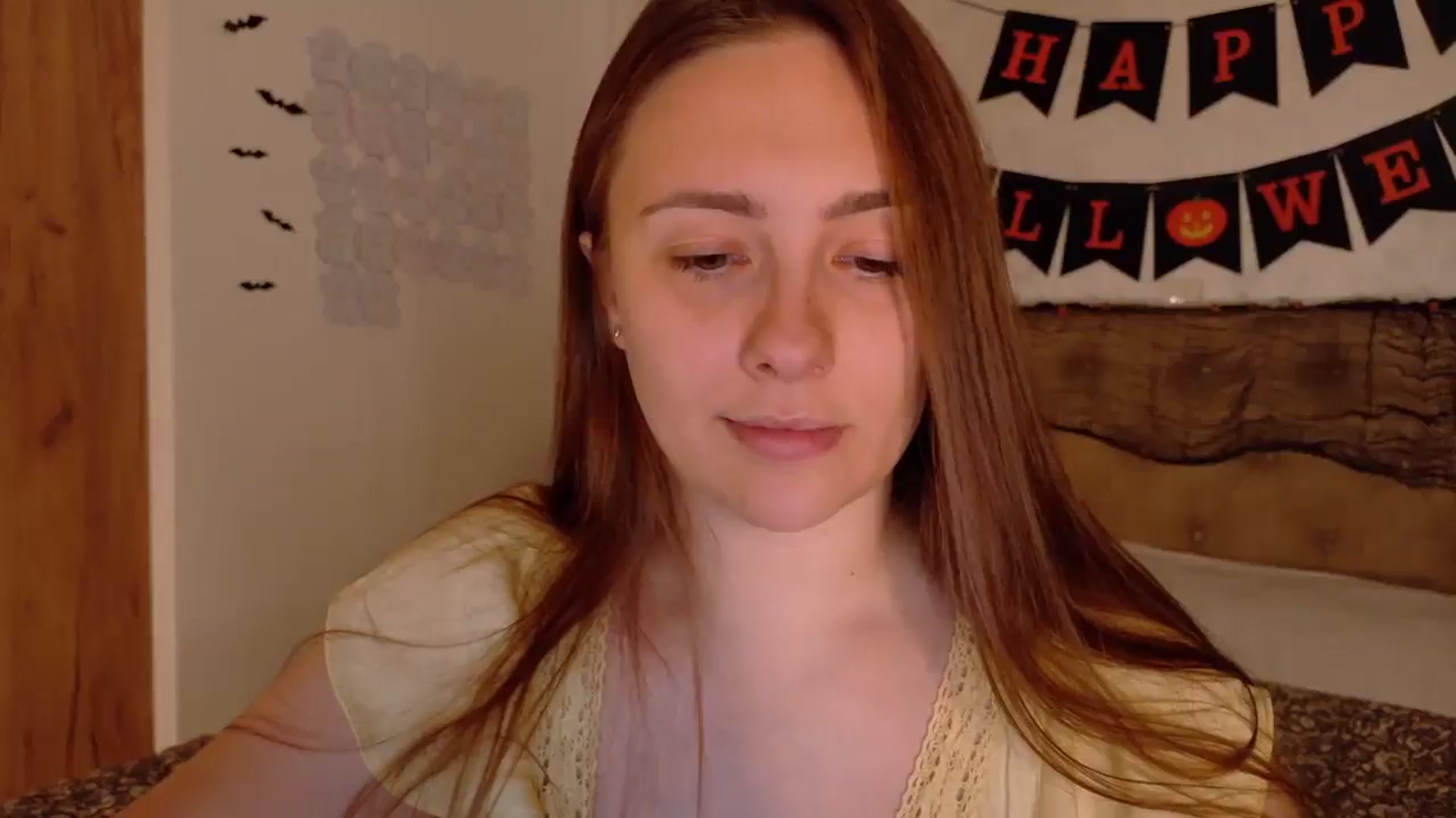Gallery image thumbnail from QueenOfTease_'s myfreecams stream on, 10/19/2025, 06:57 image 19 of 20