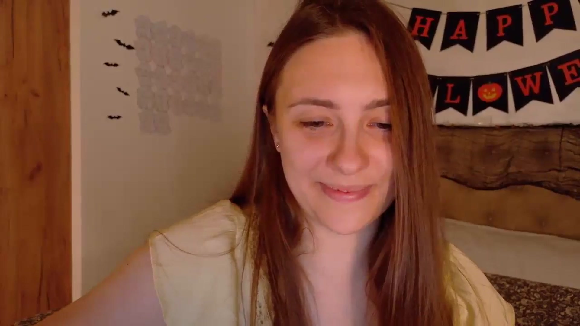 Gallery image thumbnail from QueenOfTease_'s myfreecams stream on, 10/19/2025, 06:57 image 14 of 20