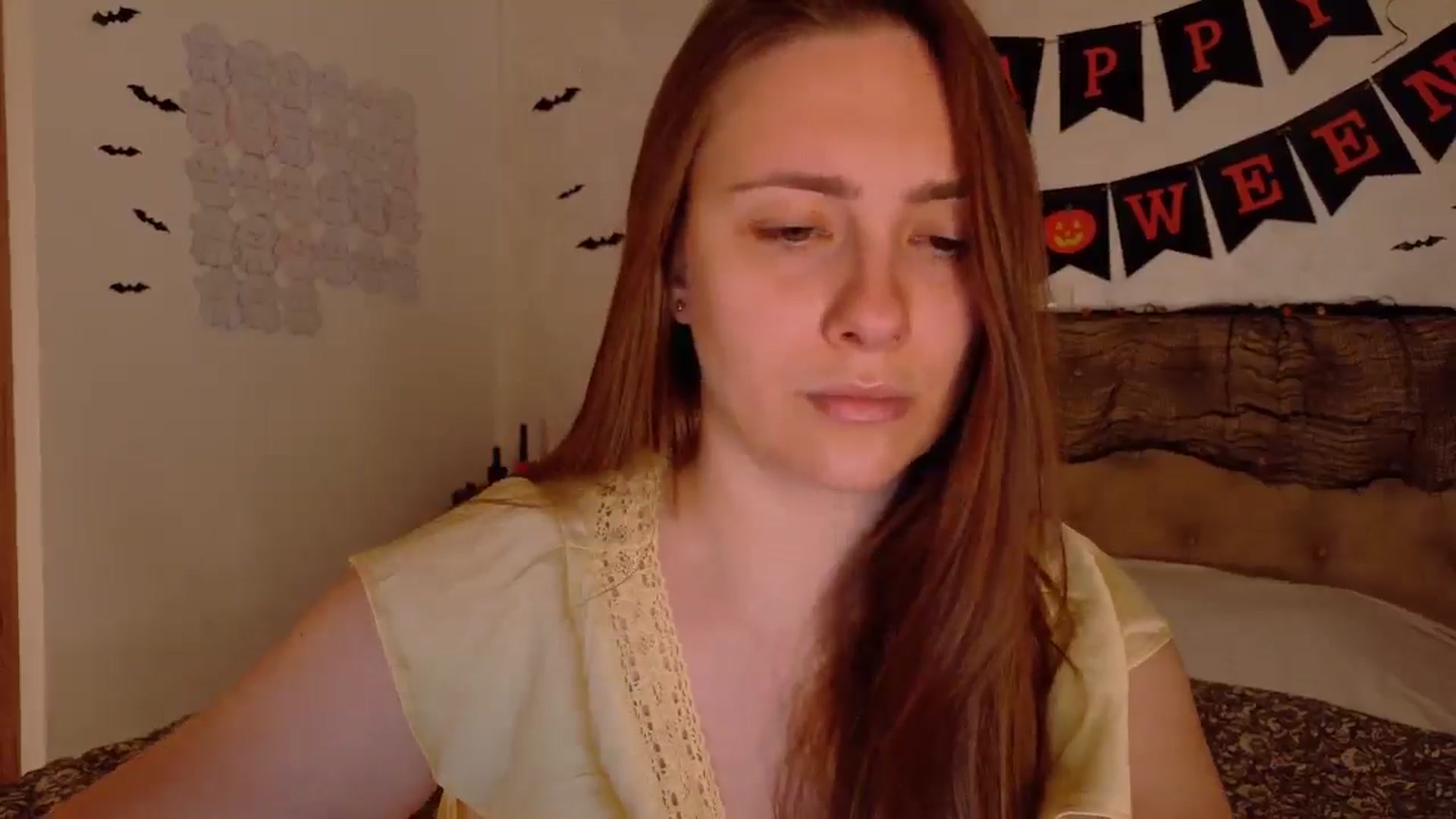 Gallery image thumbnail from QueenOfTease_'s myfreecams stream on, 10/19/2025, 07:29 image 16 of 20