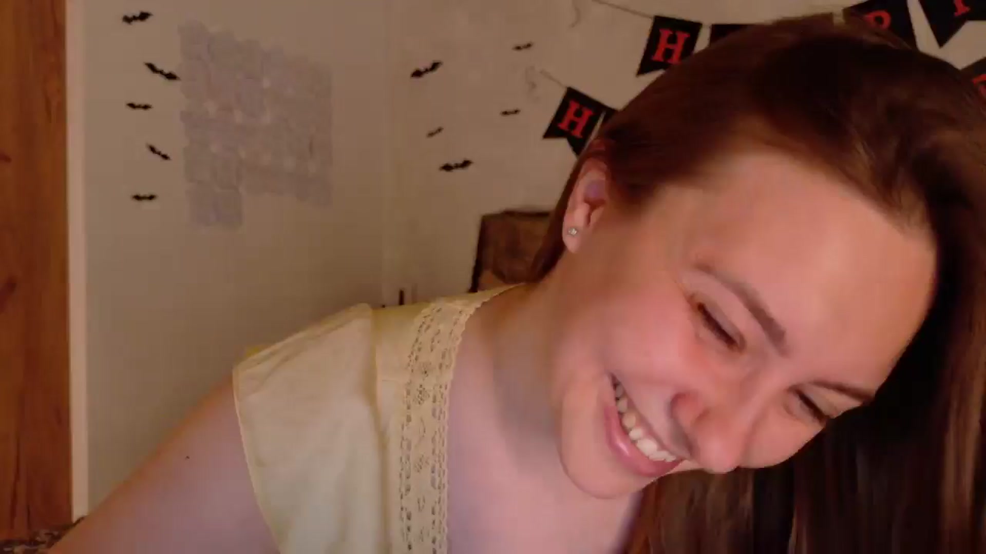 Gallery image thumbnail from QueenOfTease_'s myfreecams stream on, 10/19/2025, 07:29 image 3 of 20