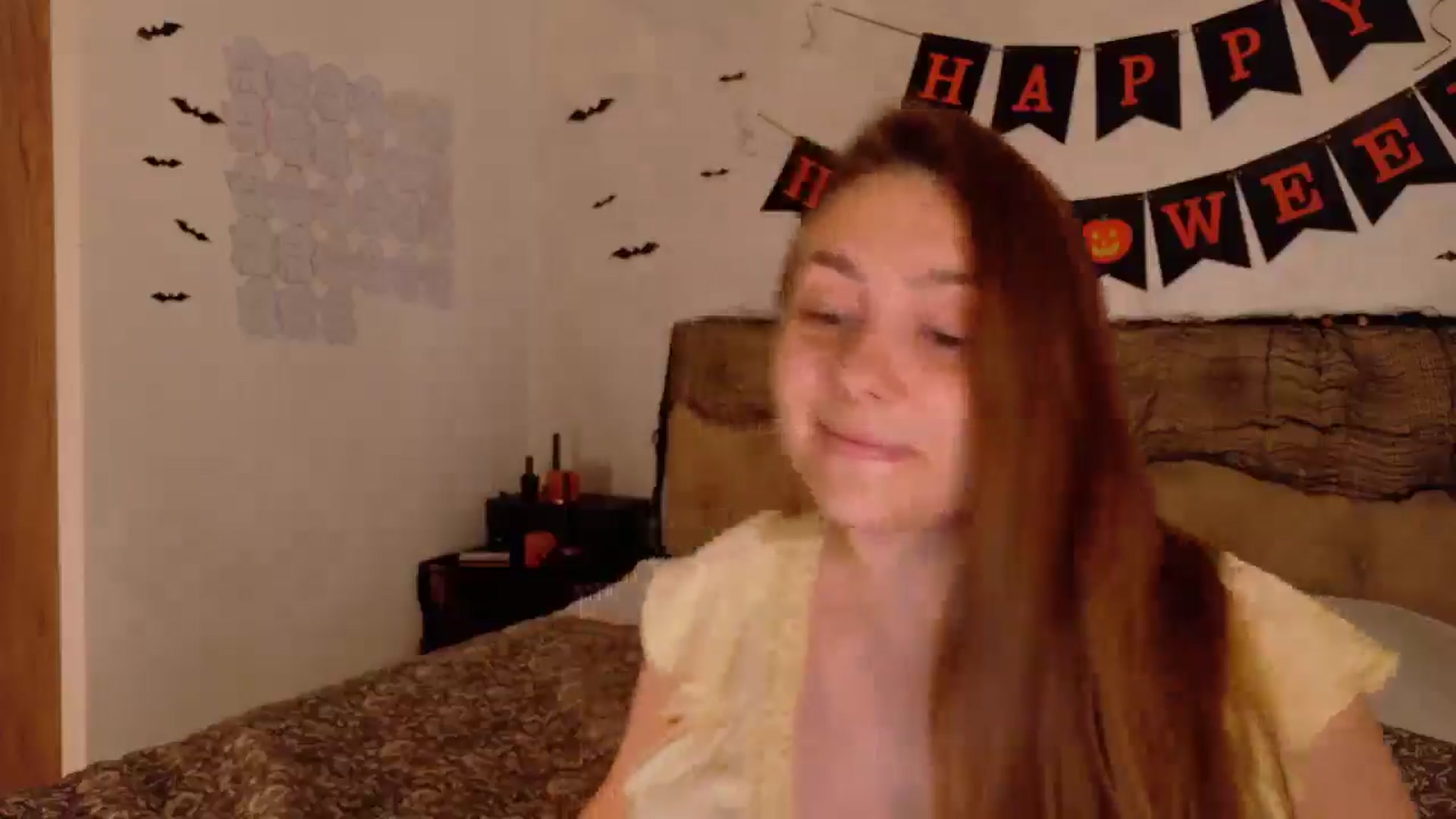 Gallery image thumbnail from QueenOfTease_'s myfreecams stream on, 10/19/2025, 07:29 image 7 of 20