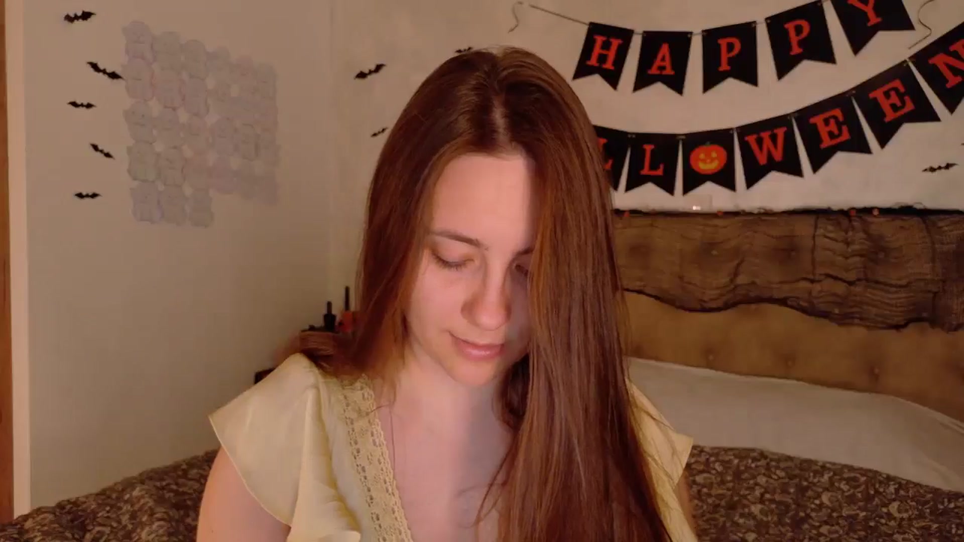 Gallery image thumbnail from QueenOfTease_'s myfreecams stream on, 10/19/2025, 07:29 image 17 of 20