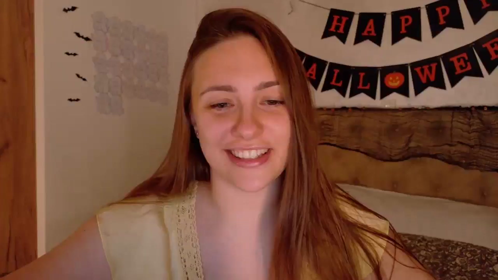 Gallery image thumbnail from QueenOfTease_'s myfreecams stream on, 10/19/2025, 07:29 image 1 of 20