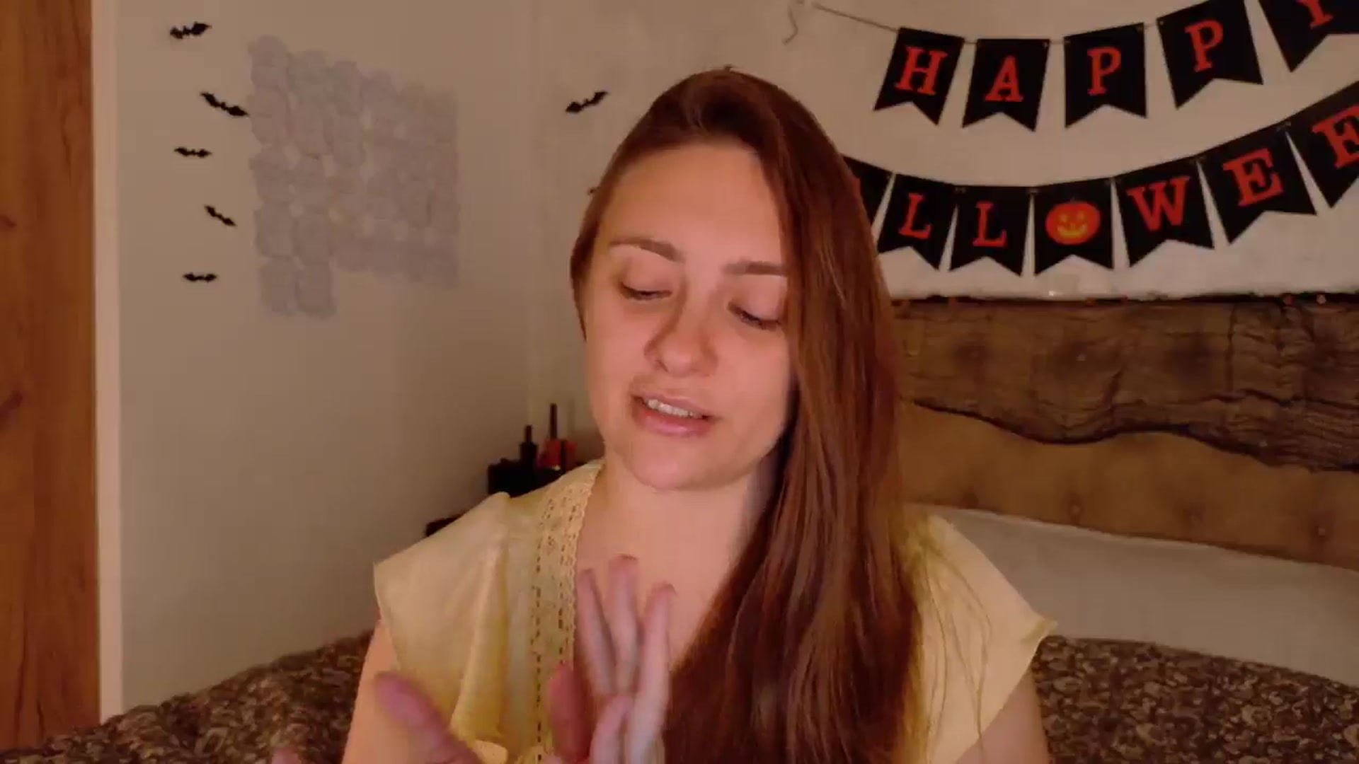 Gallery image thumbnail from QueenOfTease_'s myfreecams stream on, 10/19/2025, 07:29 image 4 of 20