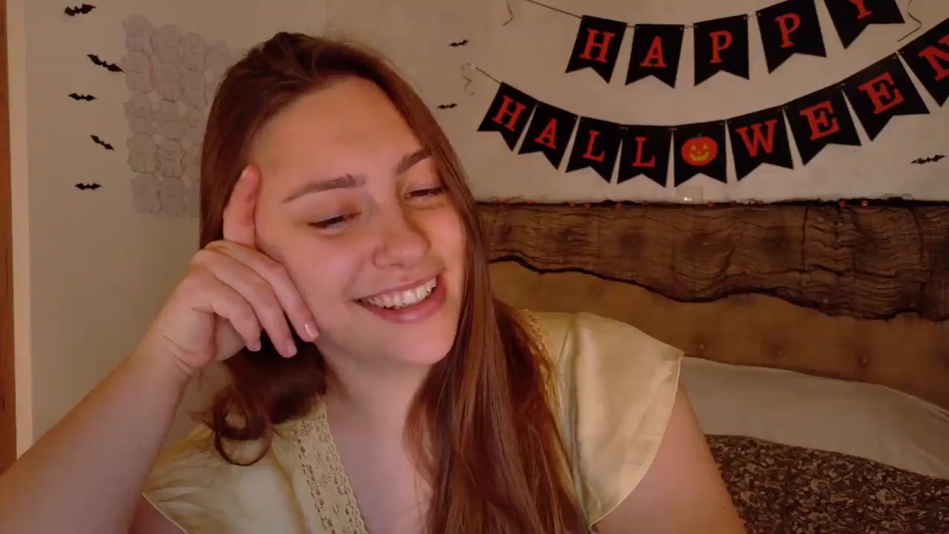 Gallery image thumbnail from QueenOfTease_'s myfreecams stream on, 10/19/2025, 07:29 image 18 of 20
