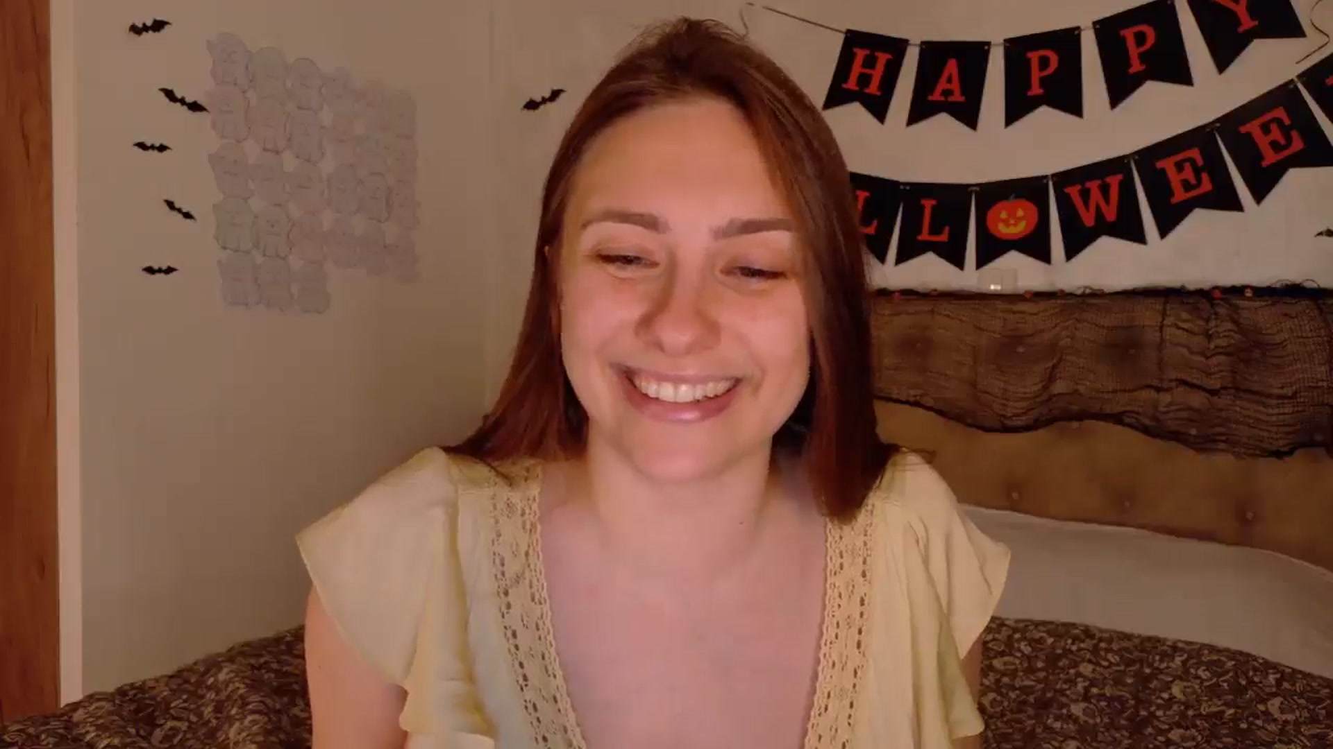 Gallery image thumbnail from QueenOfTease_'s myfreecams stream on, 10/19/2025, 07:29 image 9 of 20